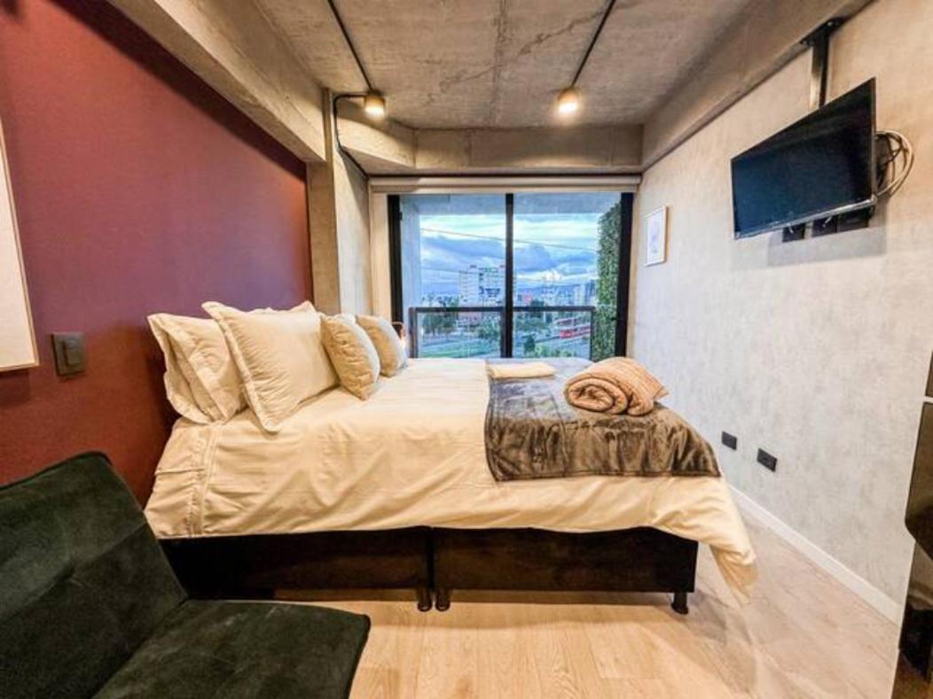 Skyline Suites - Elegant Living with Coworking & Scenic Views