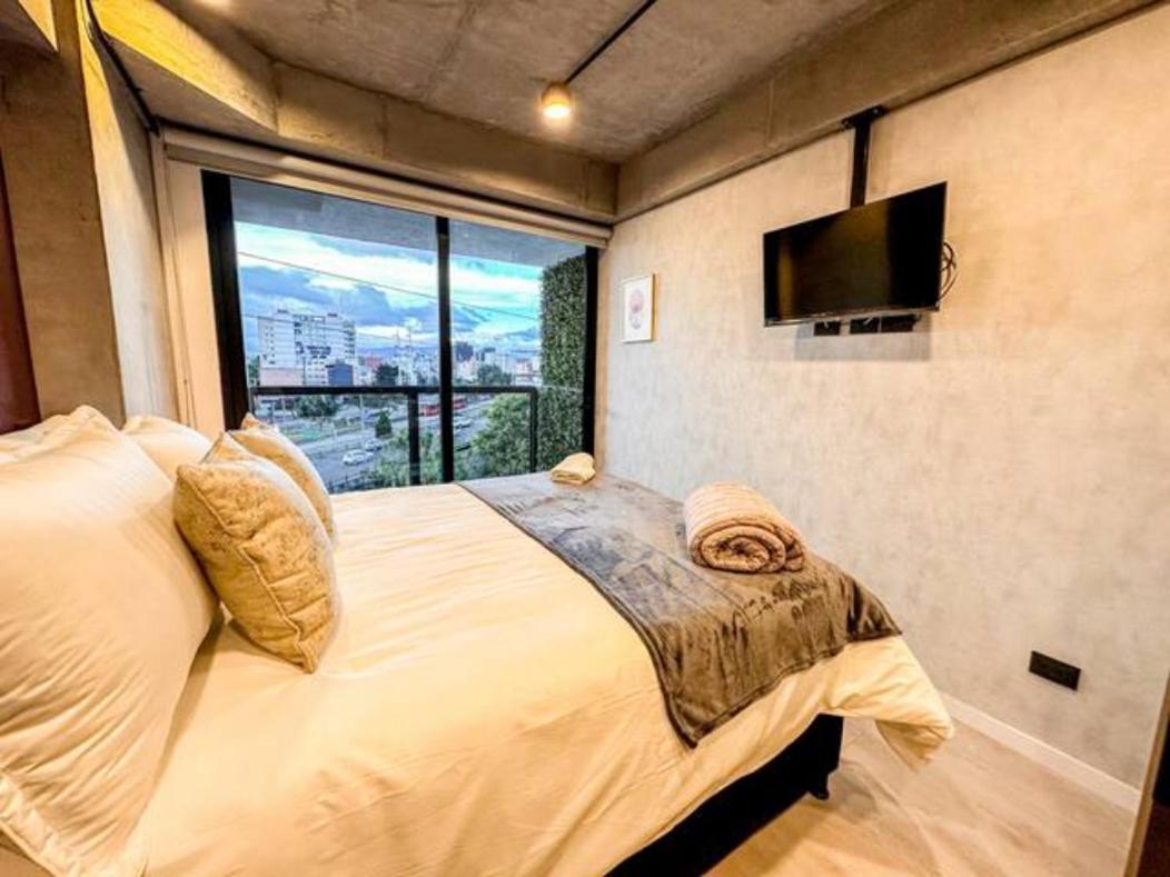 Skyline Suites - Elegant Living with Coworking & Scenic Views