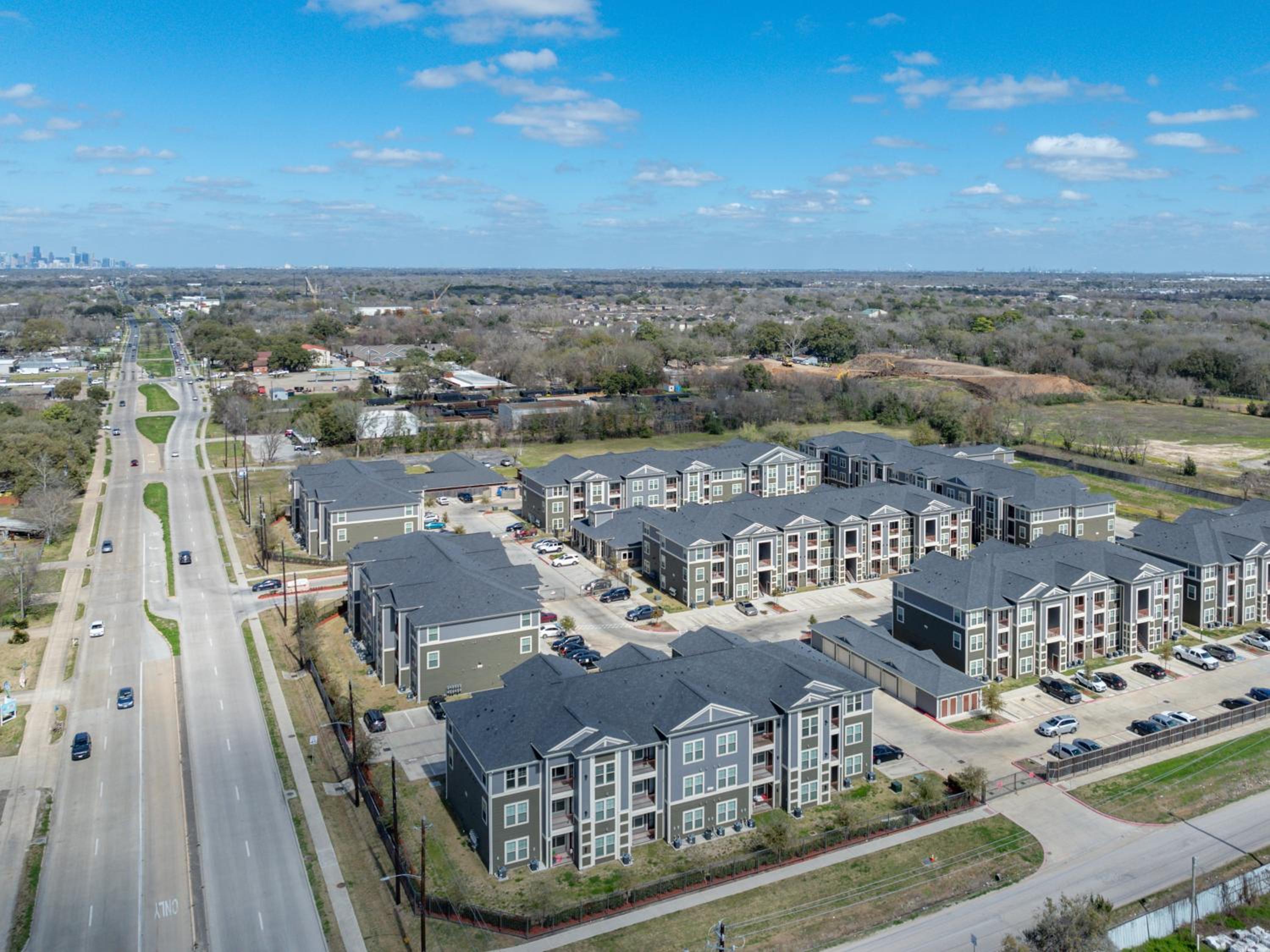 Cullen 7309 I Corporate 1Bd Apartment I Parking view 3