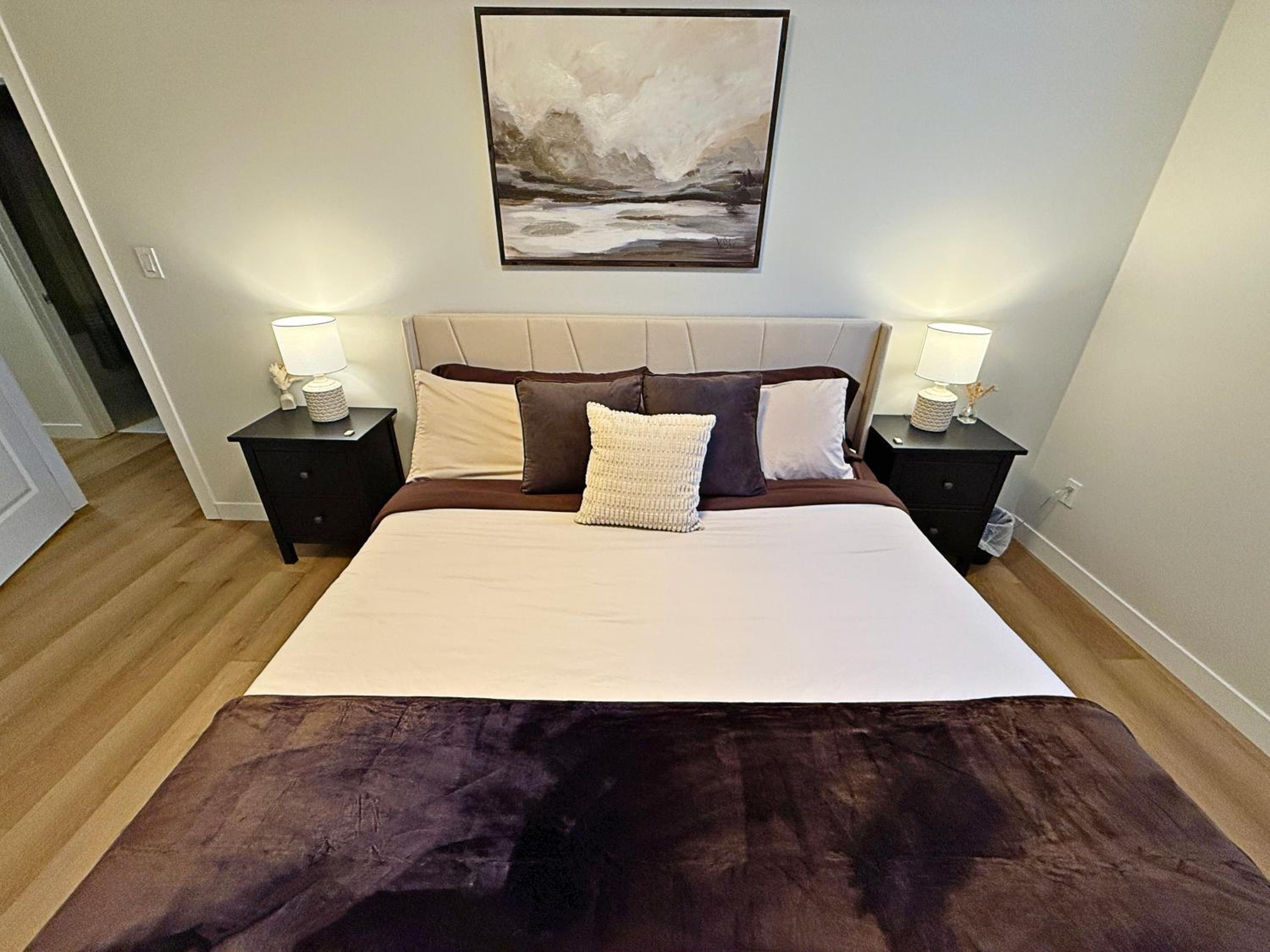 Downtown Suite King Beds,Long Stays,Disney+