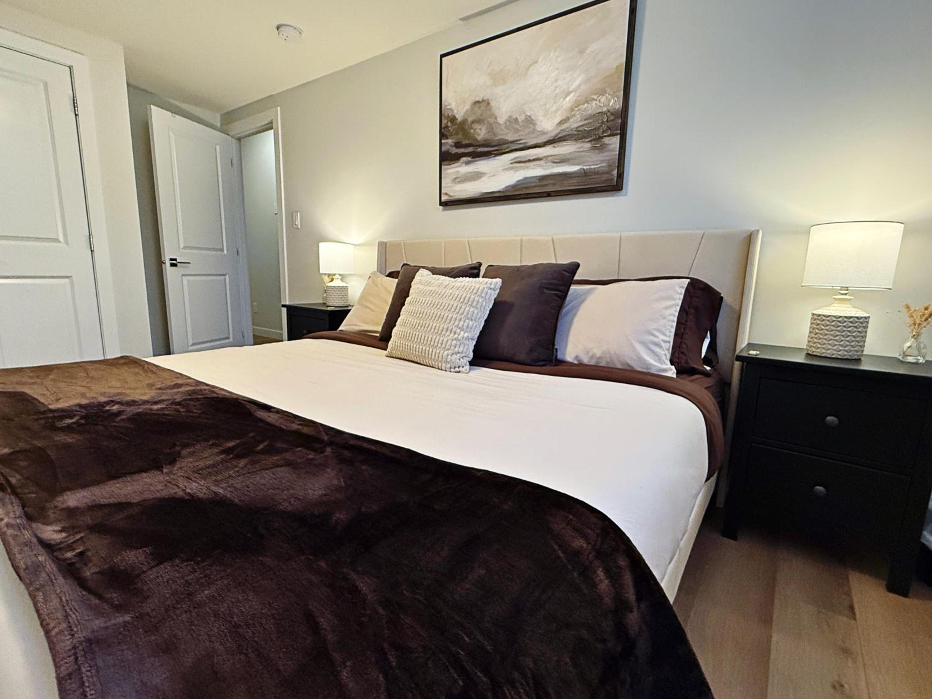 Downtown 5 Bedroom, AC, Rogers, Commonwealth, EXPO