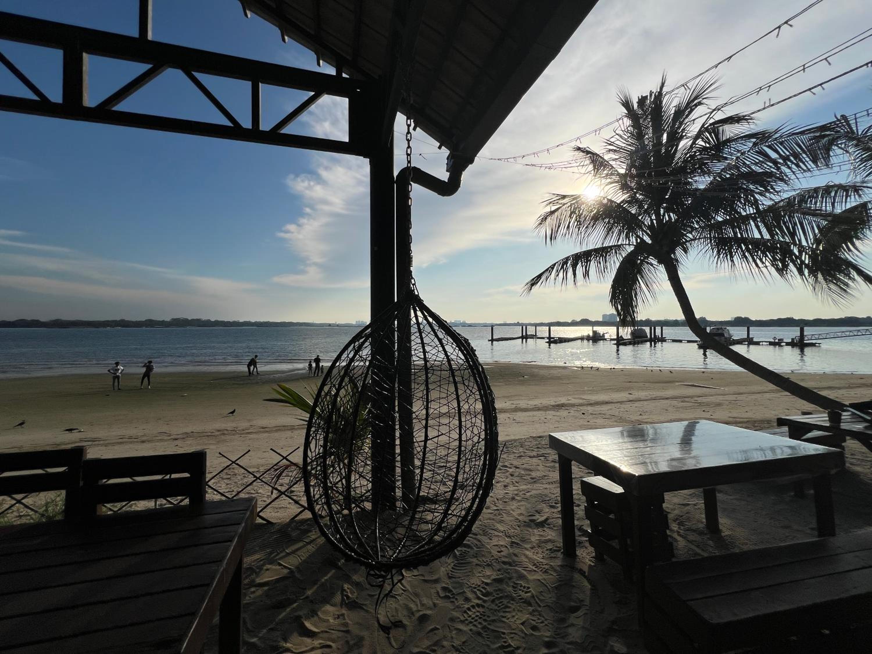 DangaBay 2R 4pax with Balcony Seaview near CIQ by Wehome