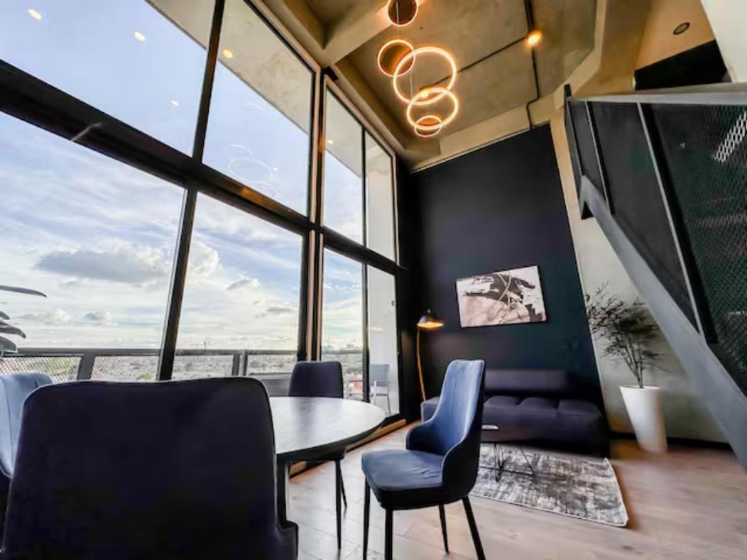 Skyline Suites - Elegant Living with Coworking & Scenic Views