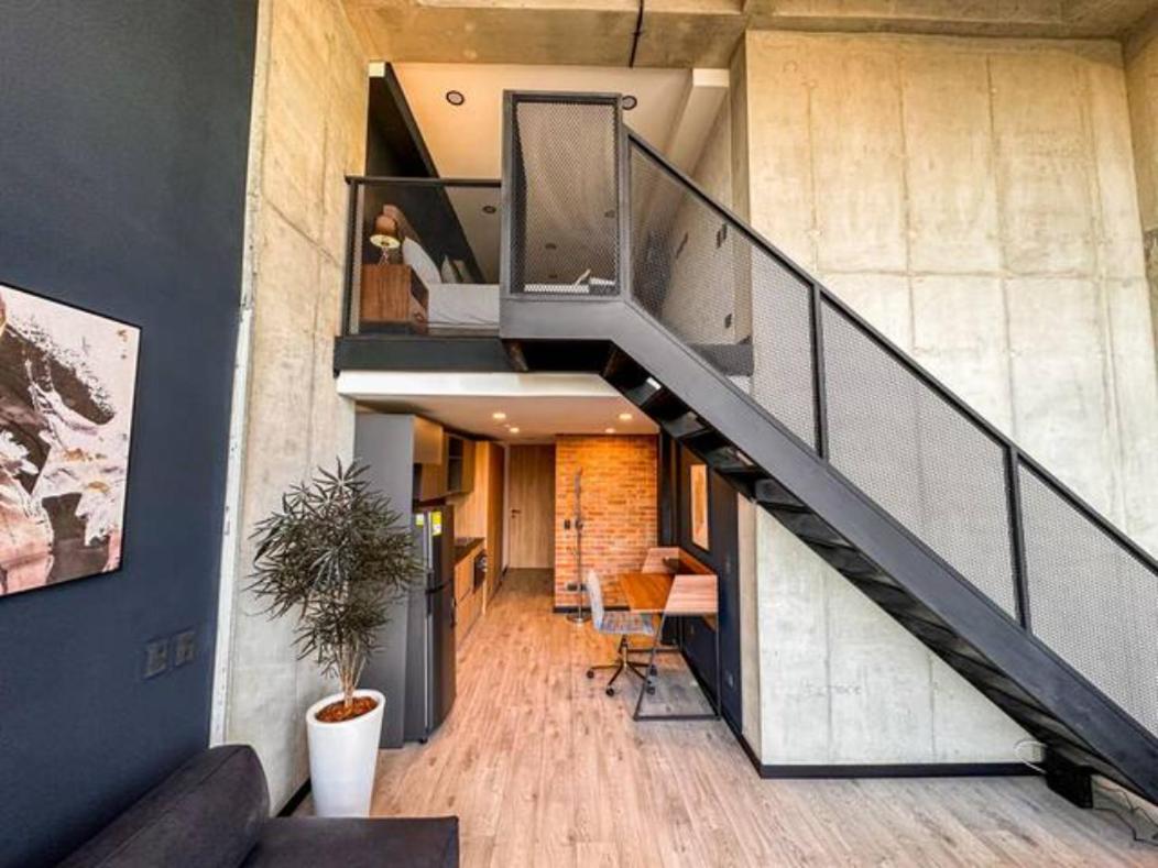 Skyline Suites - Elegant Living with Coworking & Scenic Views