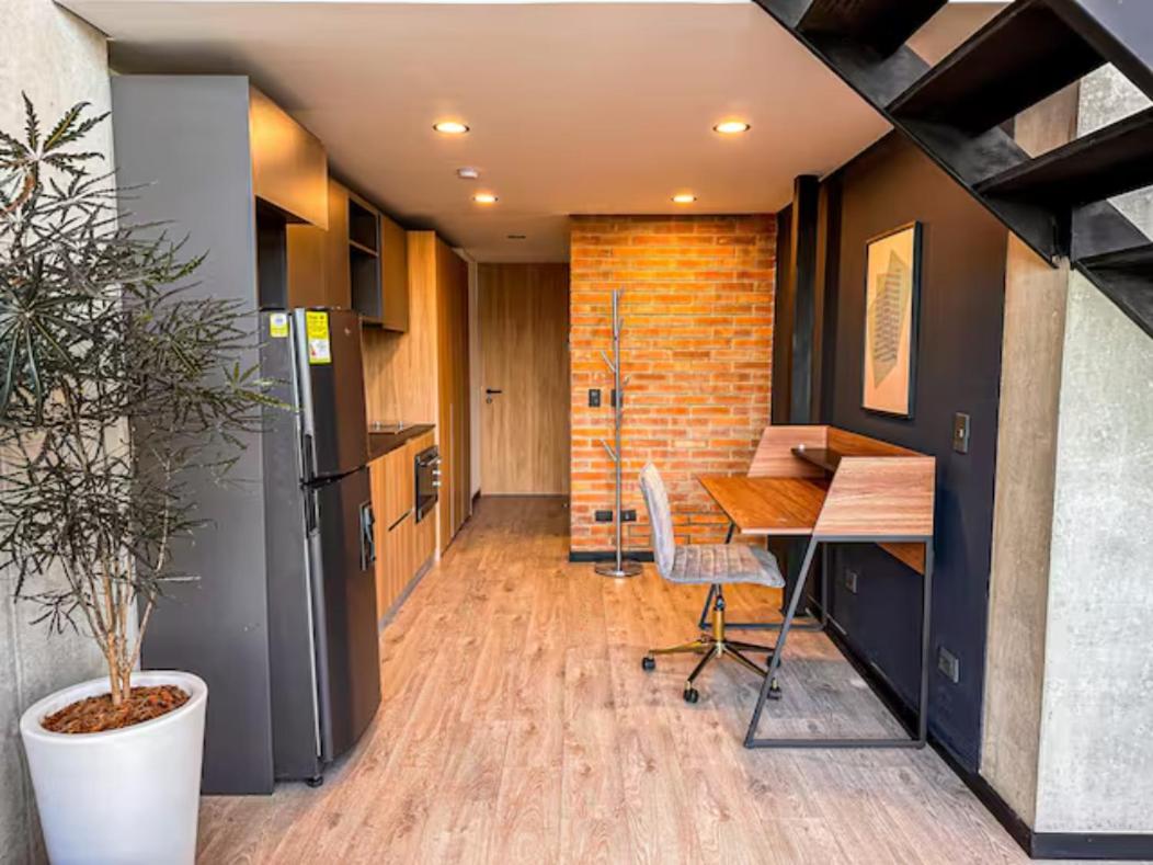 Skyline Suites - Elegant Living with Coworking & Scenic Views