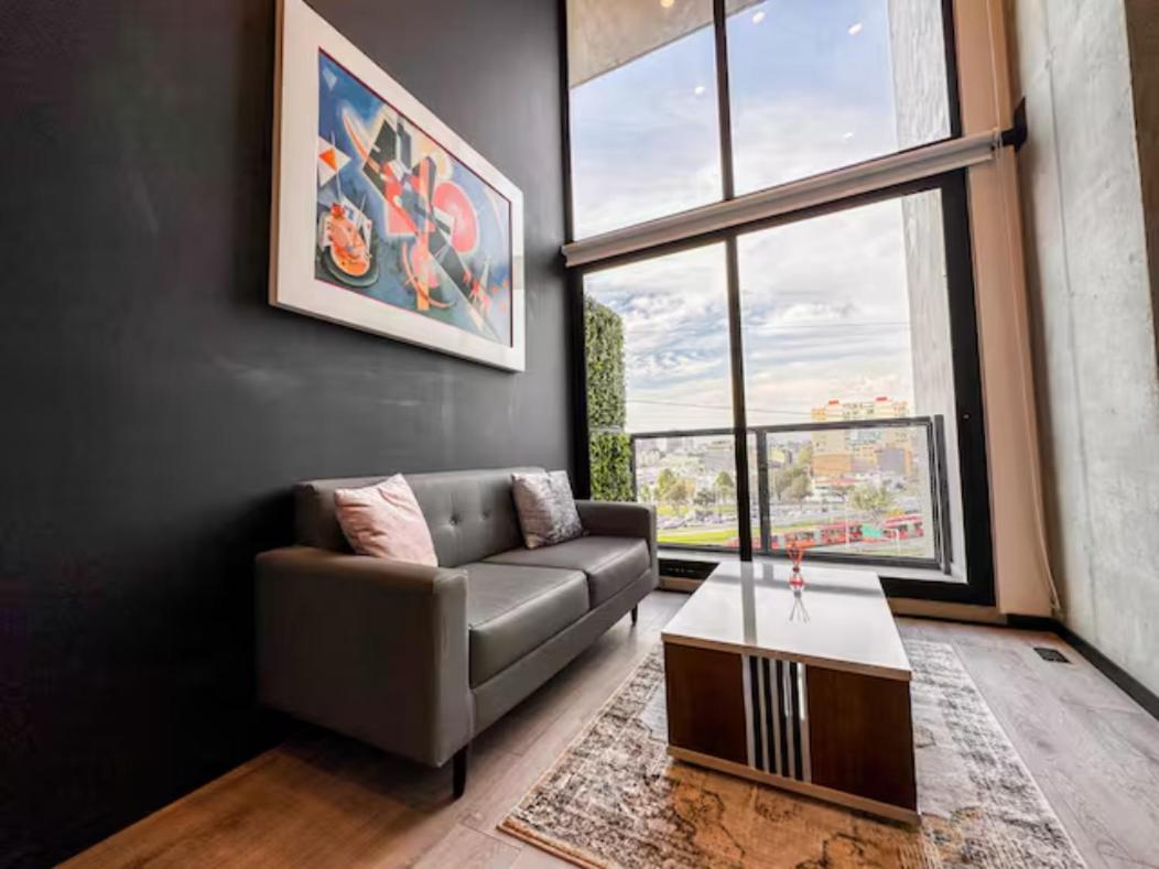 Skyline Suites - Elegant Living with Coworking & Scenic Views