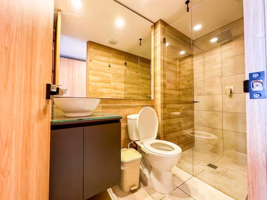 Skyline Suites - Elegant Living with Coworking & Scenic Views