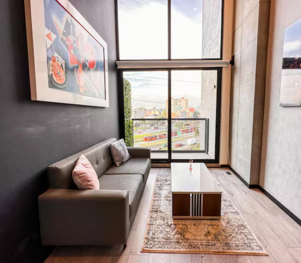 Skyline Suites - Elegant Living with Coworking & Scenic Views