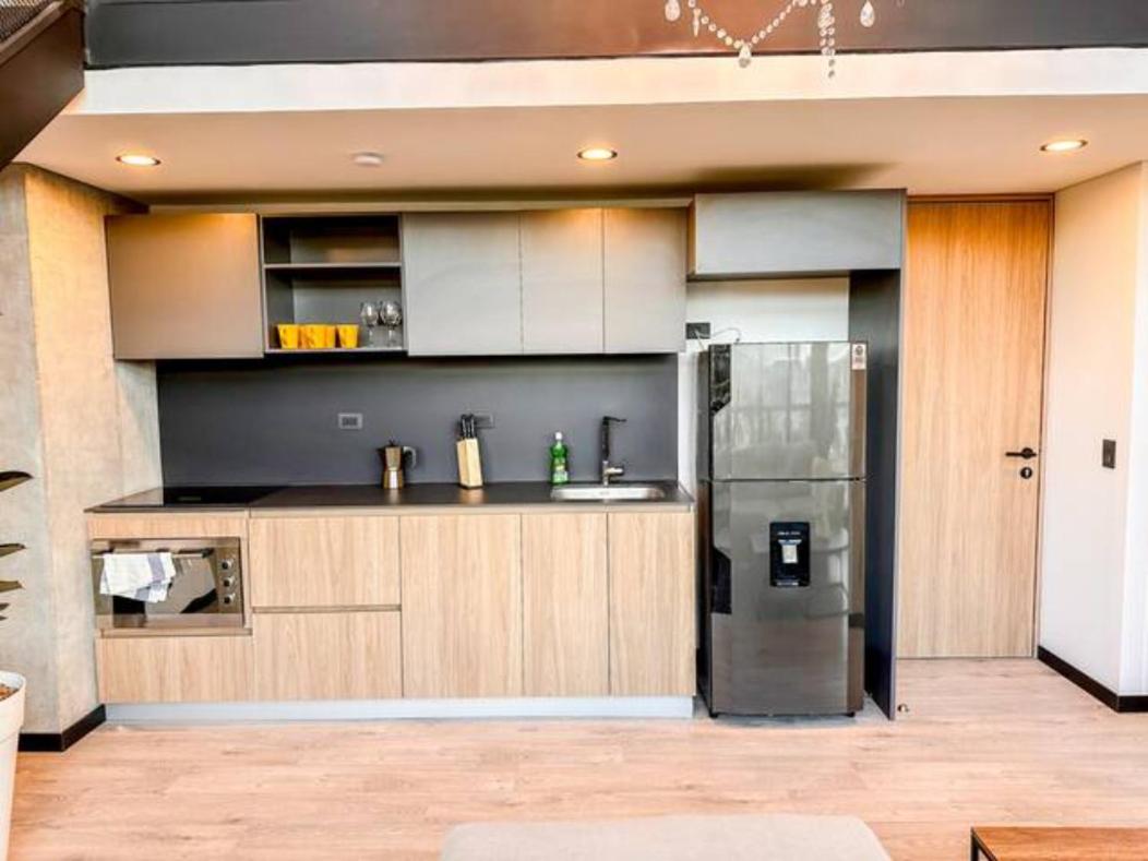 Skyline Suites - Elegant Living with Coworking & Scenic Views