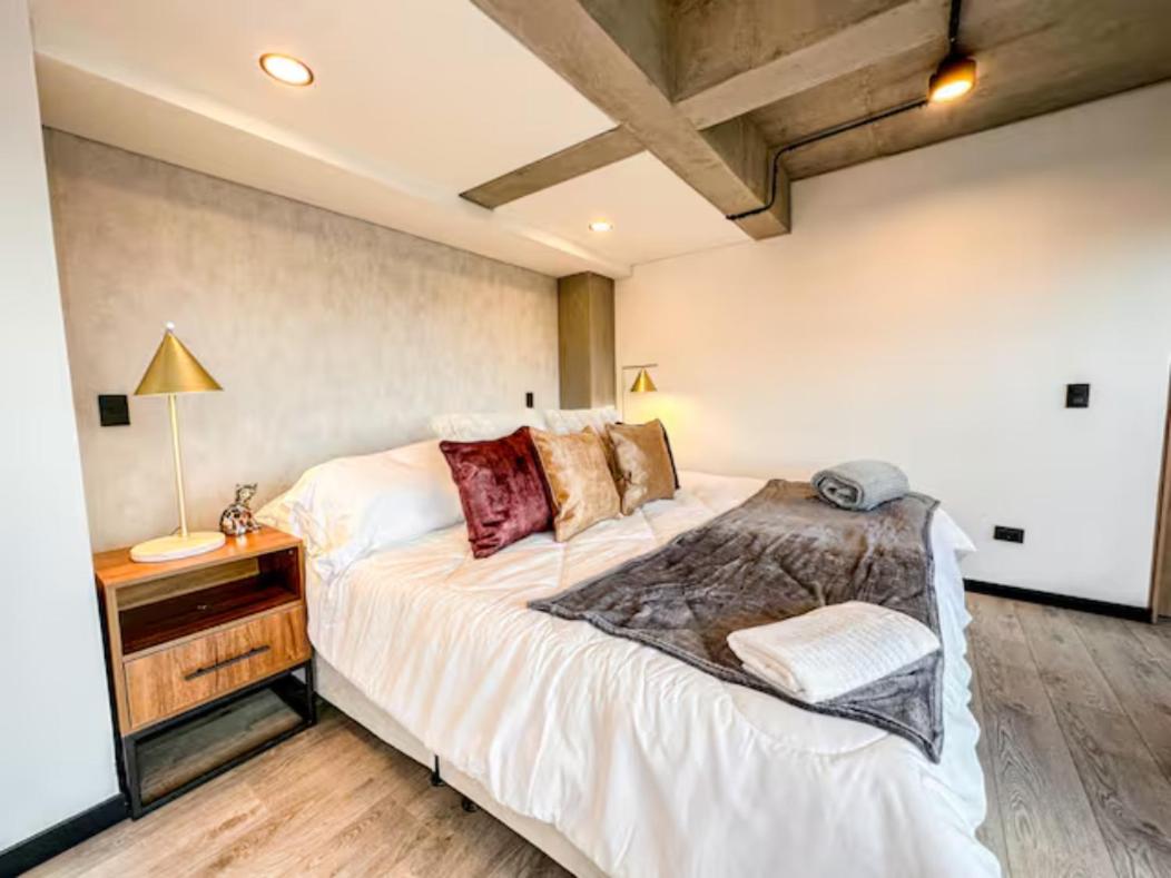 Skyline Suites - Elegant Living with Coworking & Scenic Views