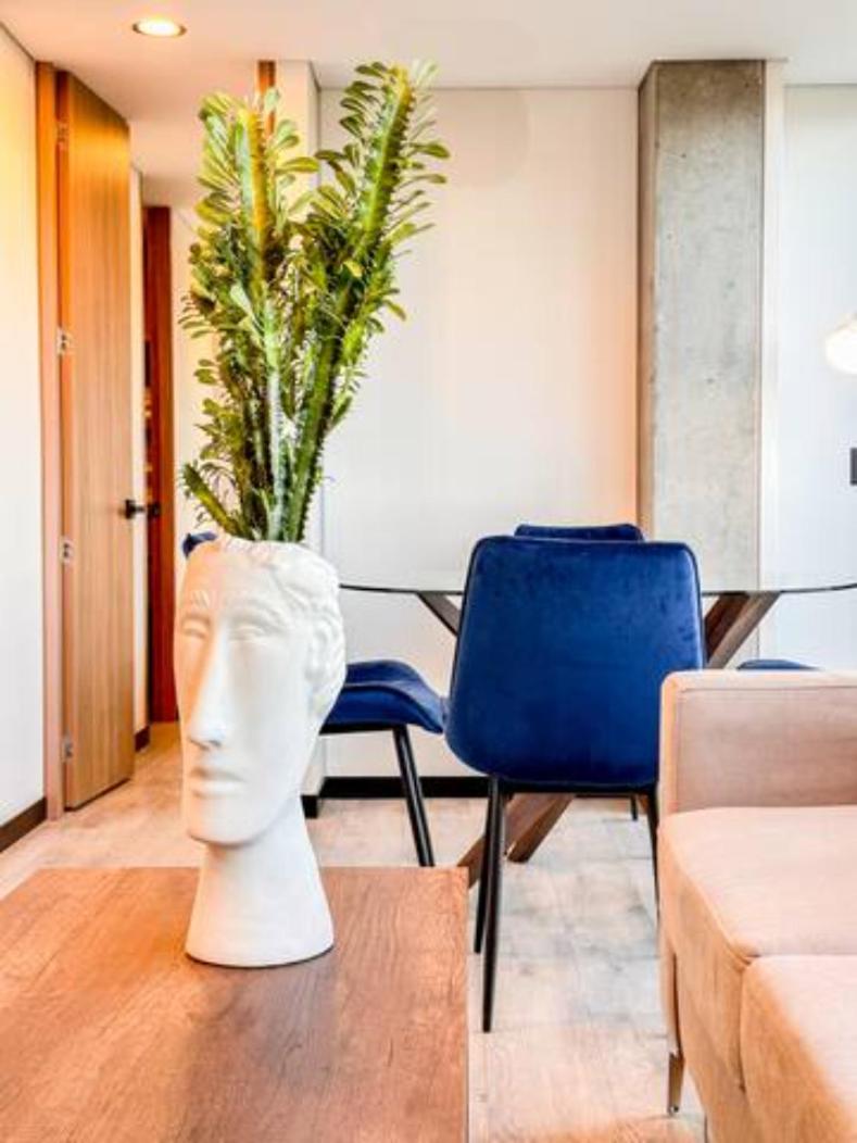 Skyline Suites - Elegant Living with Coworking & Scenic Views