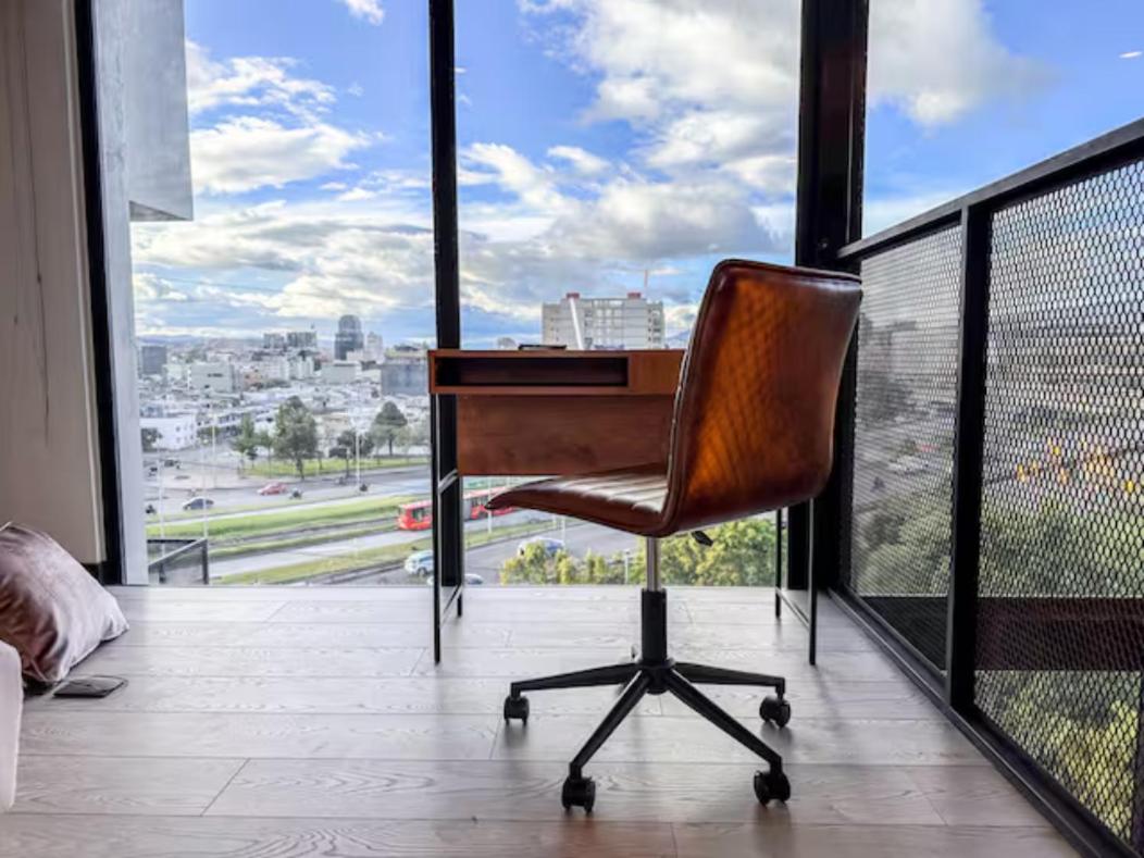 Skyline Suites - Elegant Living with Coworking & Scenic Views
