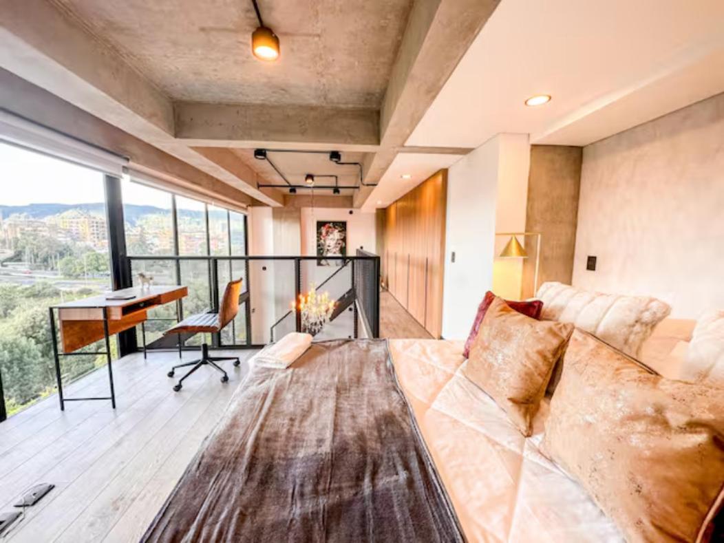 Skyline Suites - Elegant Living with Coworking & Scenic Views