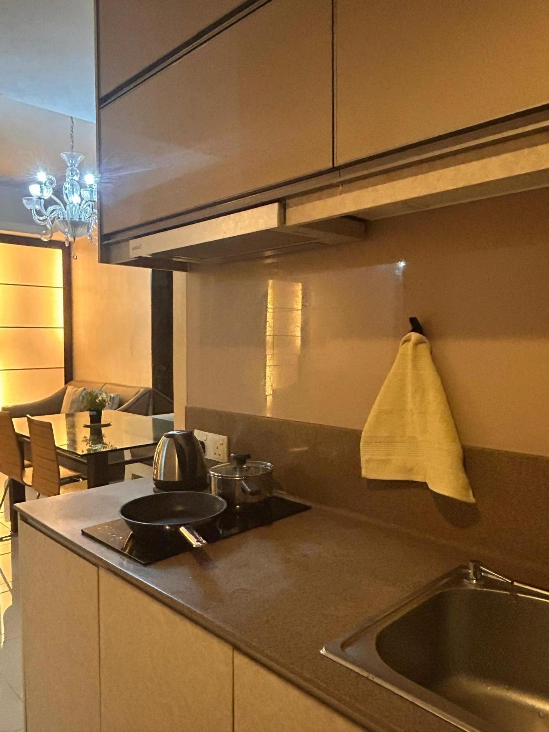 Chelsea Residence Studio, Plaza Damas 3