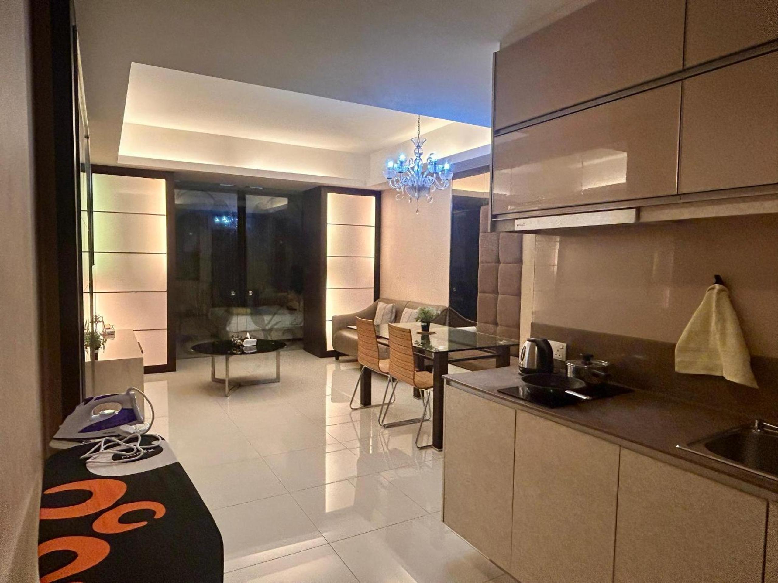 Chelsea Residence Studio, Plaza Damas 3