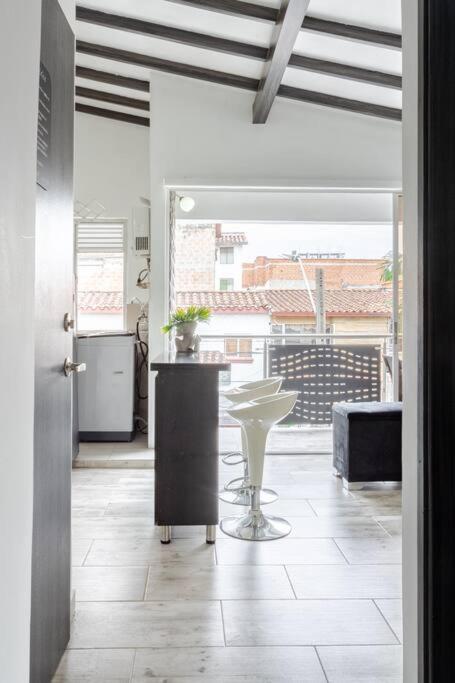 moderno y nuevo aparta estudio en Laureles