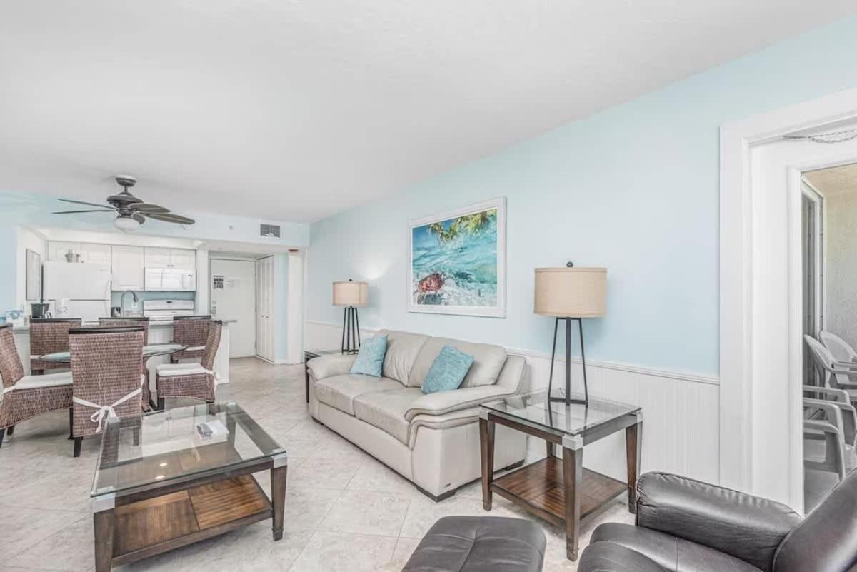 Hutchinson Island BeachFront Heated Pool Balcony Top Floor