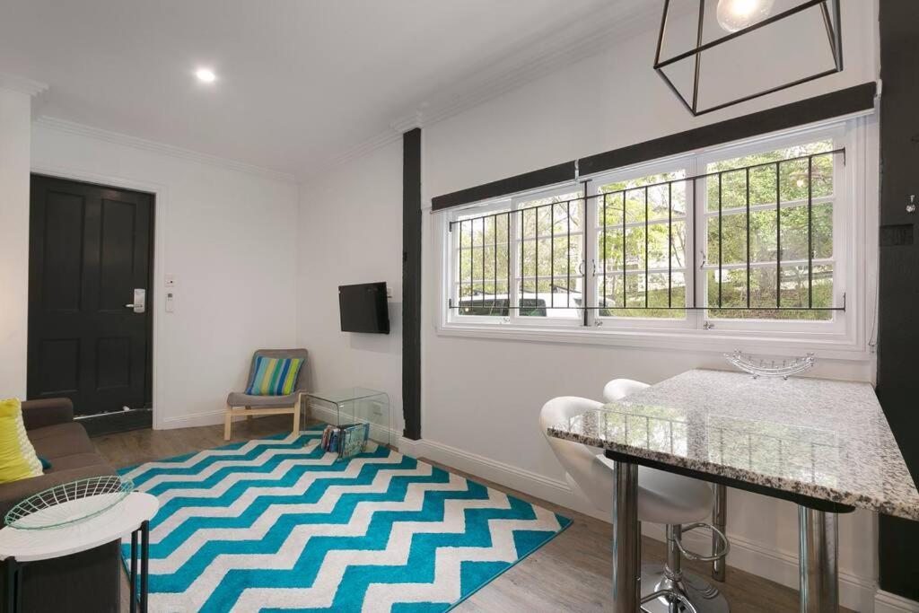 Milton Mews Blue Studio Pets Deck