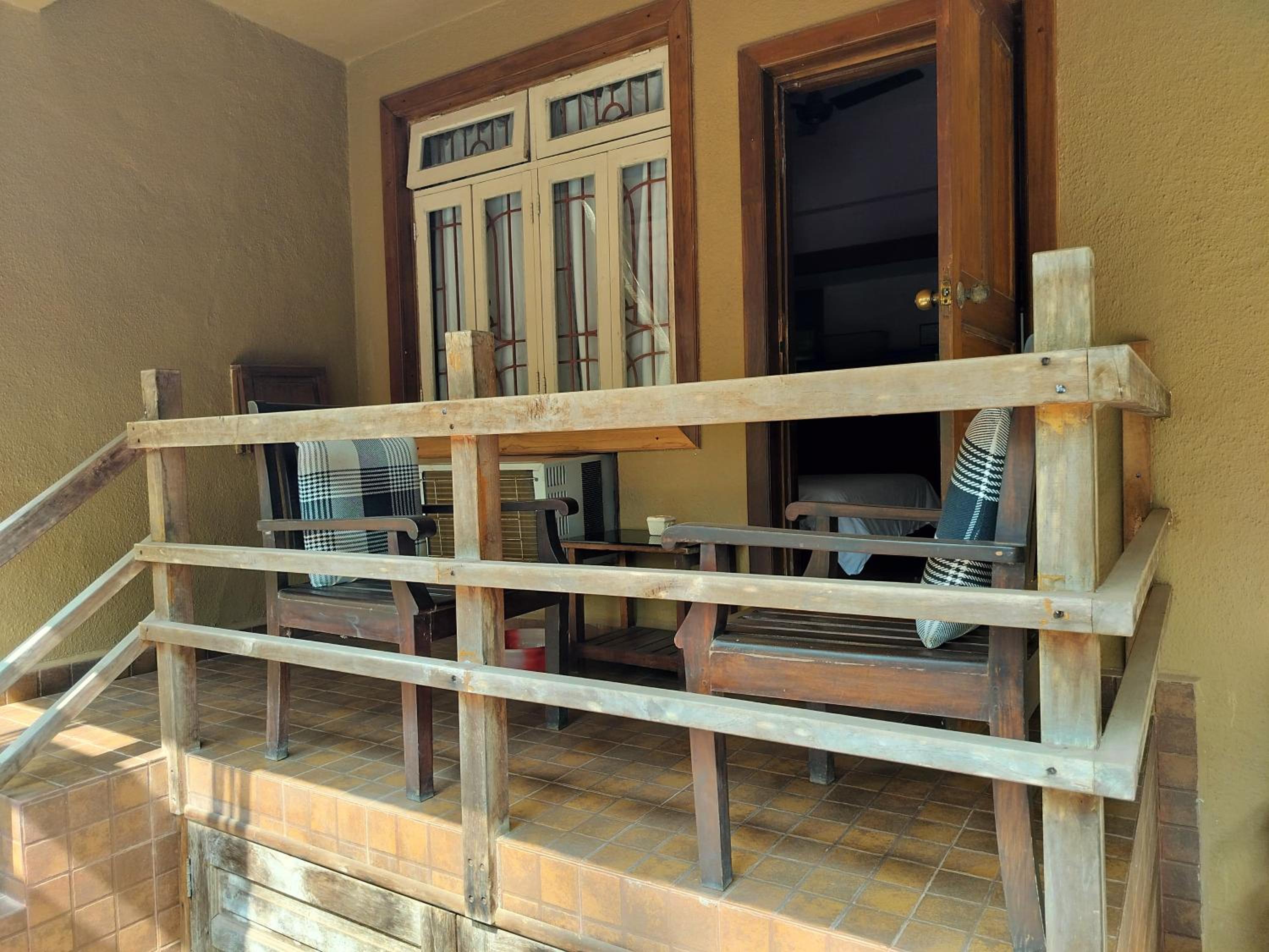 Saudades Beach Bungalow - Spacious, Perfect Location