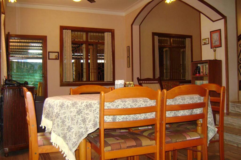 Saudades Beach Bungalow - Spacious, Perfect Location