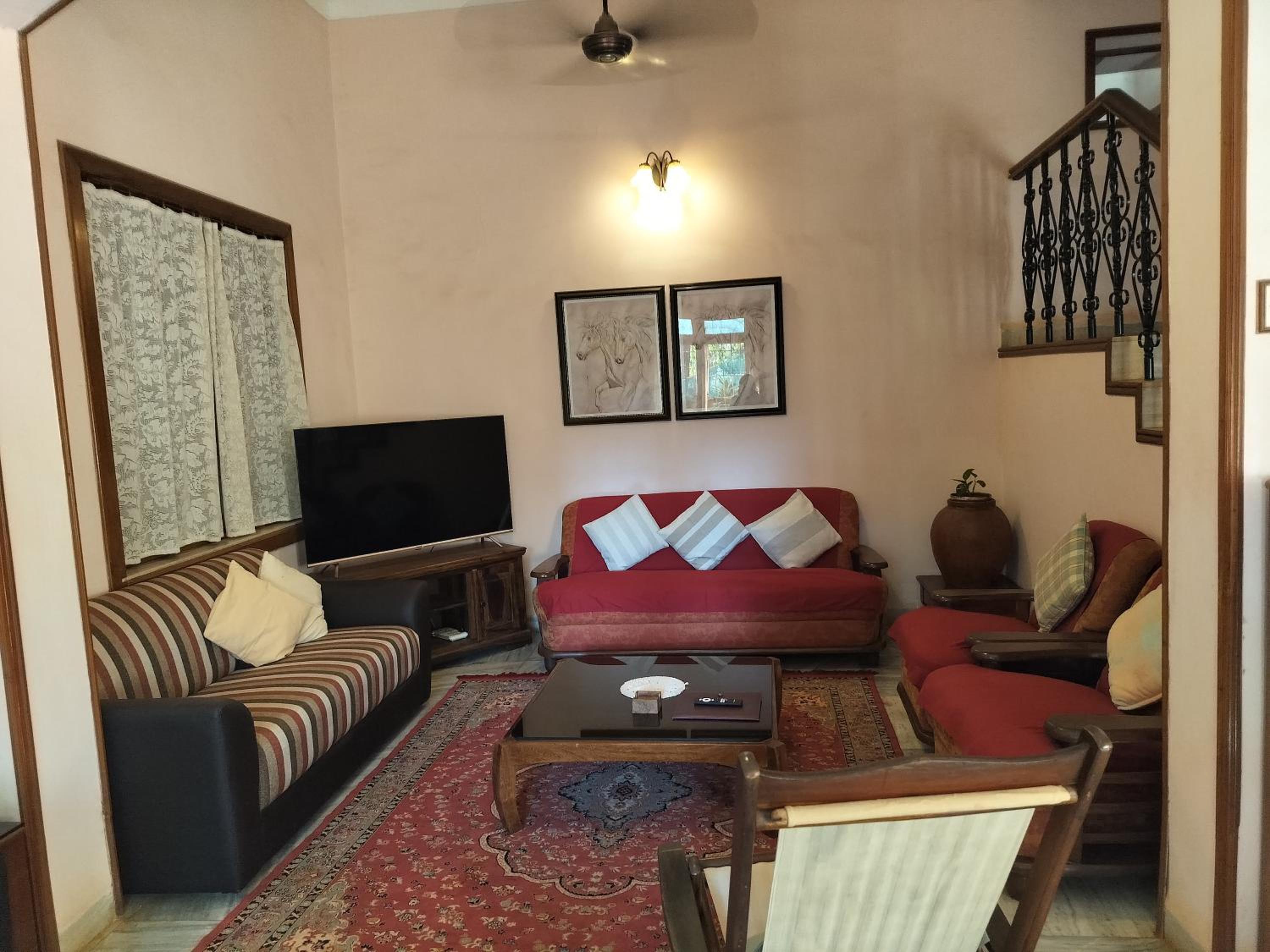 Saudades Beach Bungalow - Spacious, Perfect Location