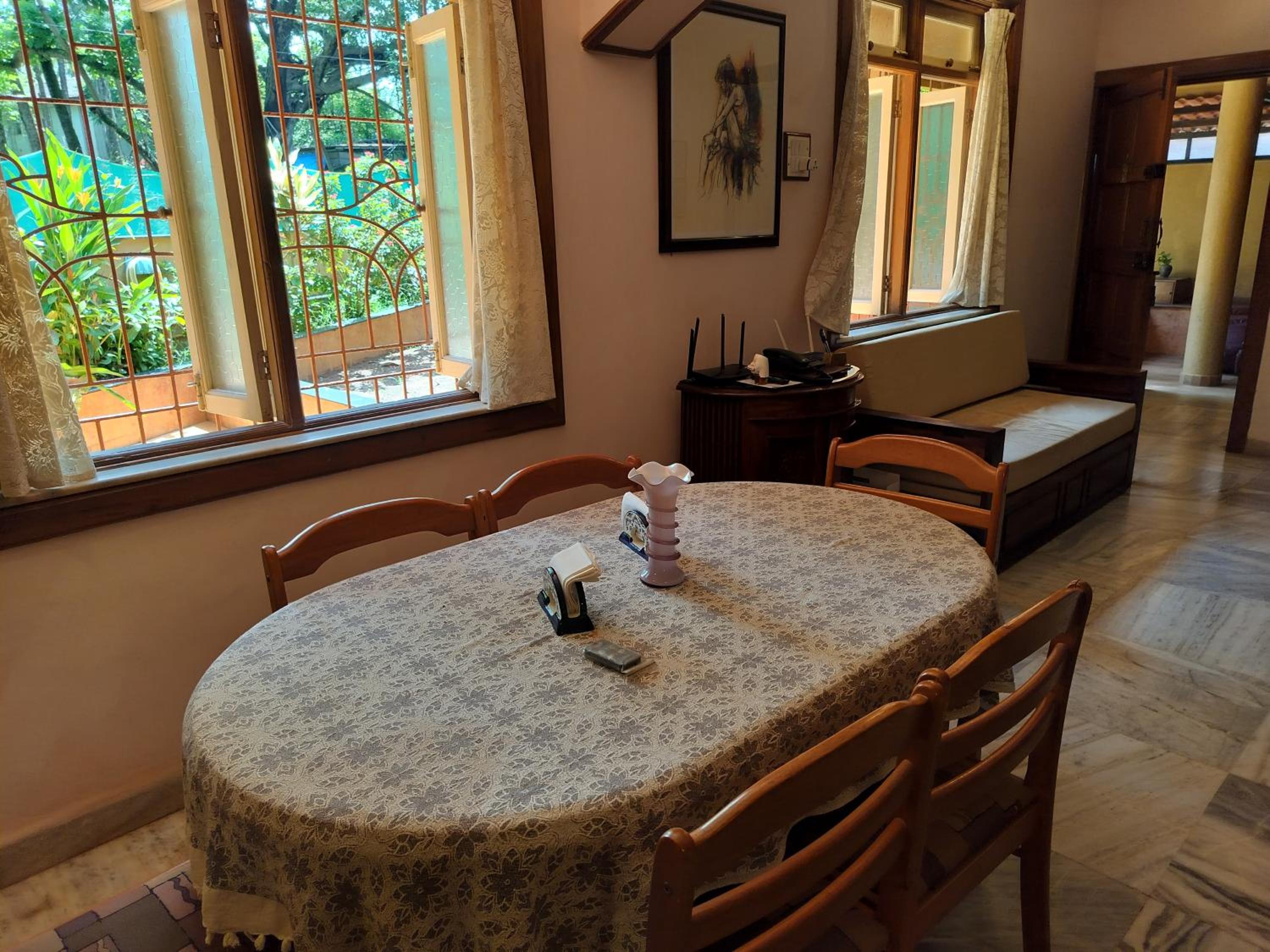 Saudades Beach Bungalow - Spacious, Perfect Location