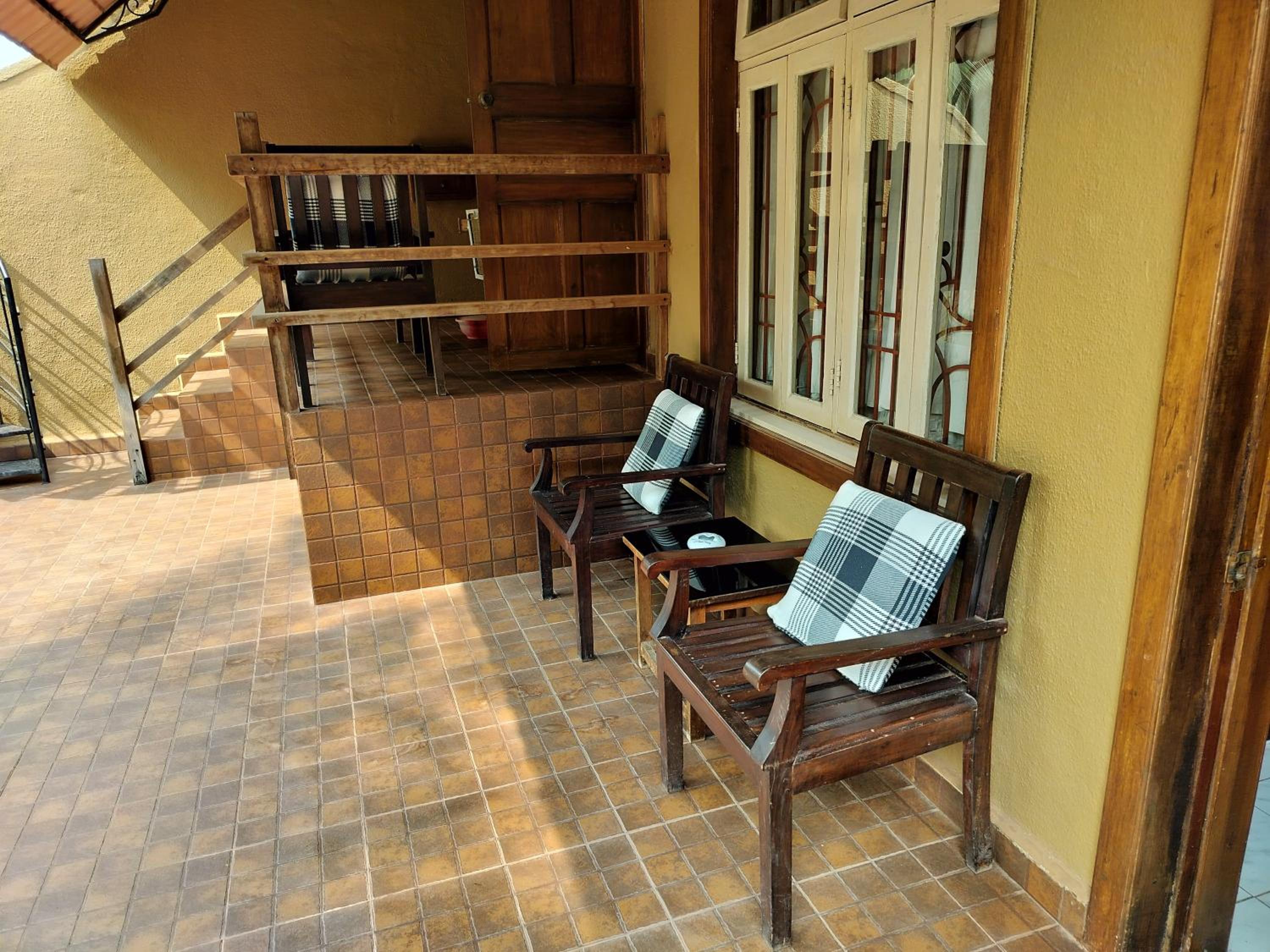 Saudades Beach Bungalow - Spacious, Perfect Location