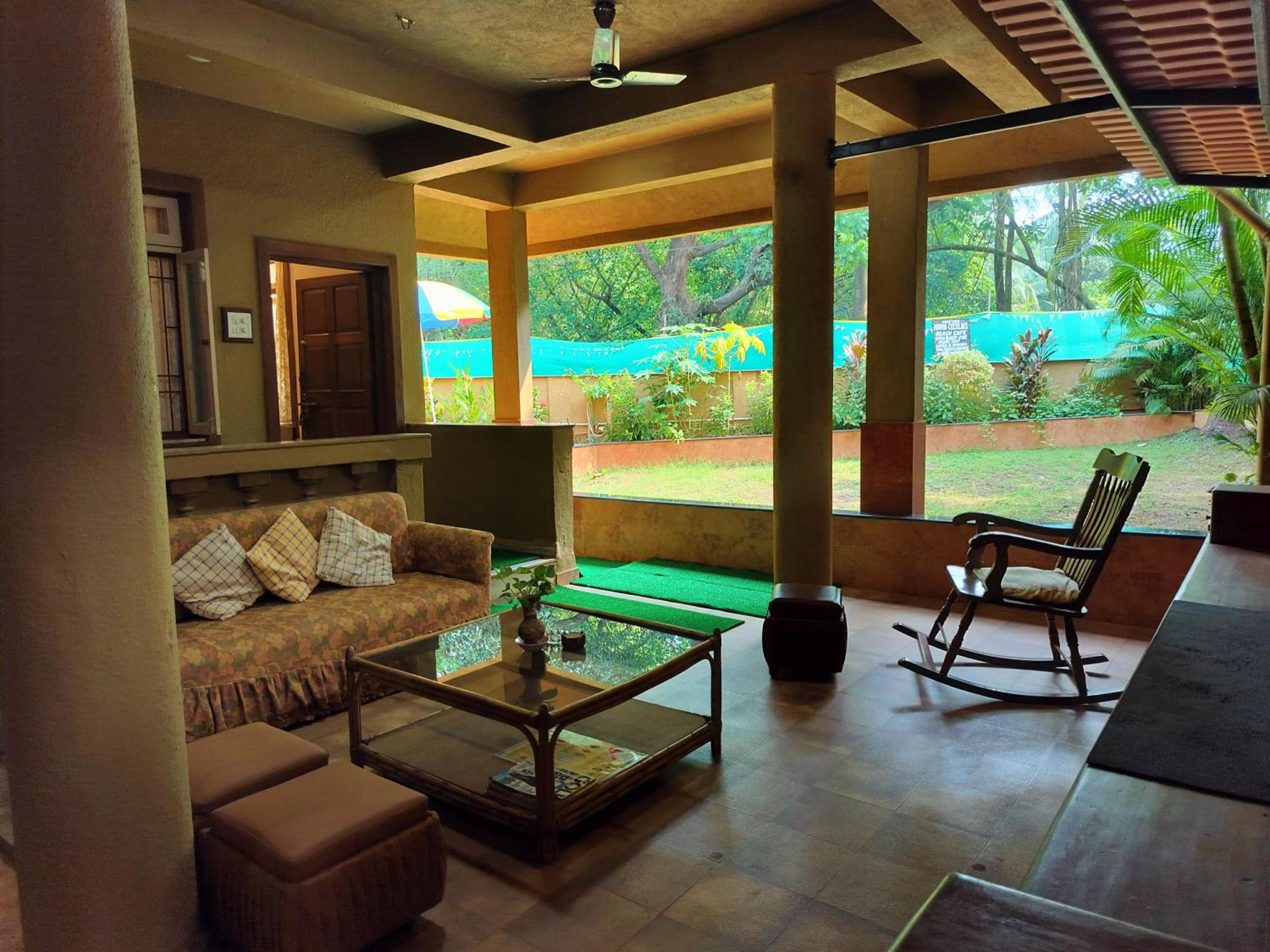 Saudades Beach Bungalow - Spacious, Perfect Location