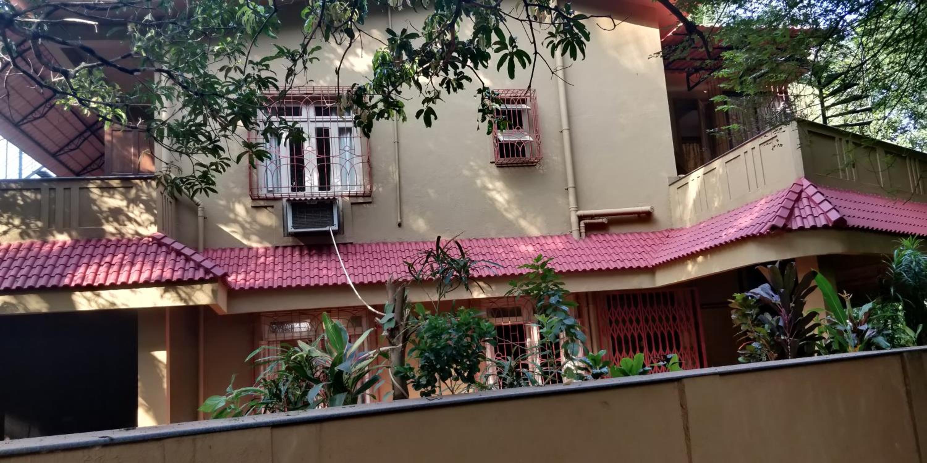Saudades Beach Bungalow - Spacious, Perfect Location