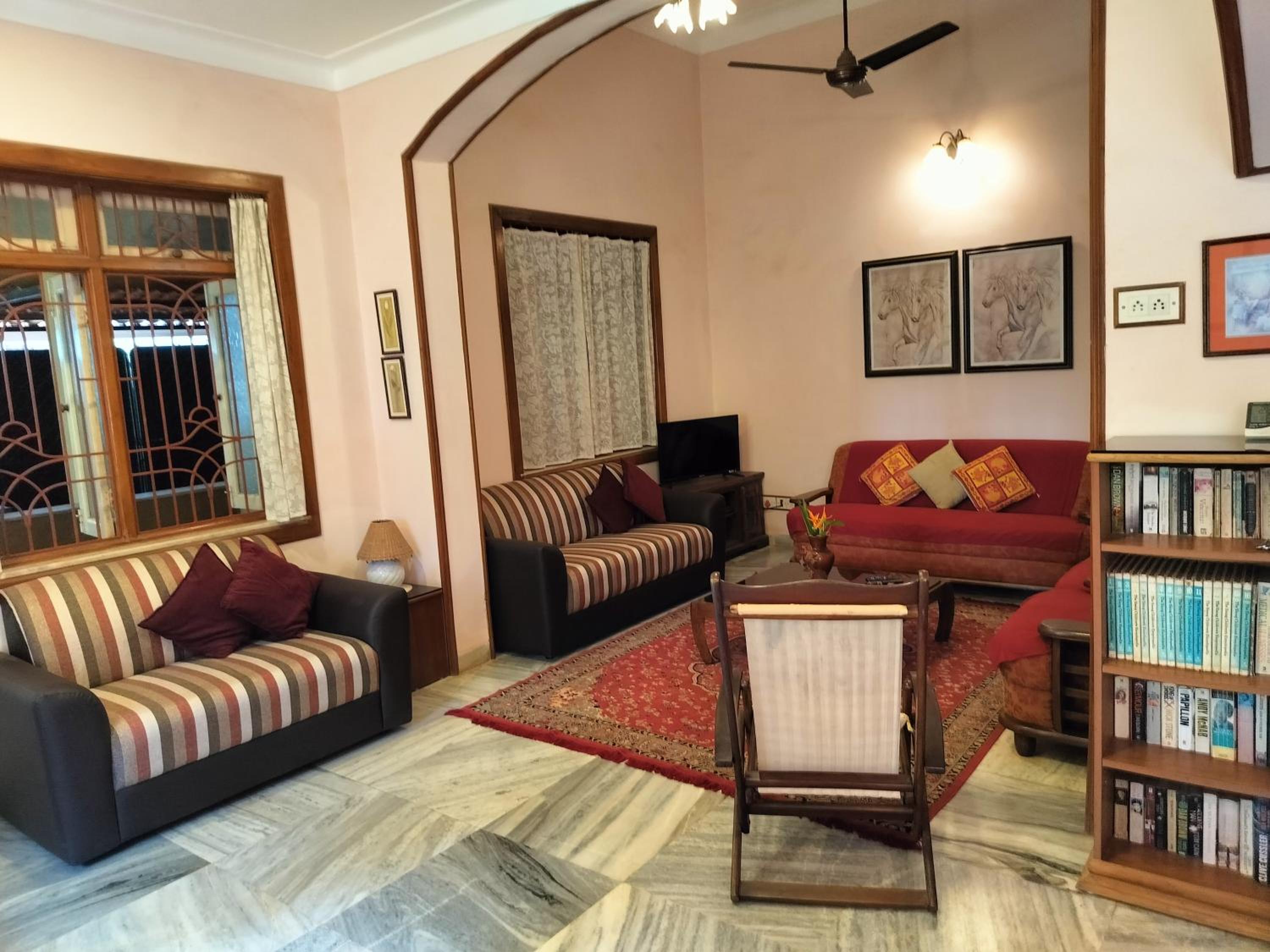 Saudades Beach Bungalow - Spacious, Perfect Location