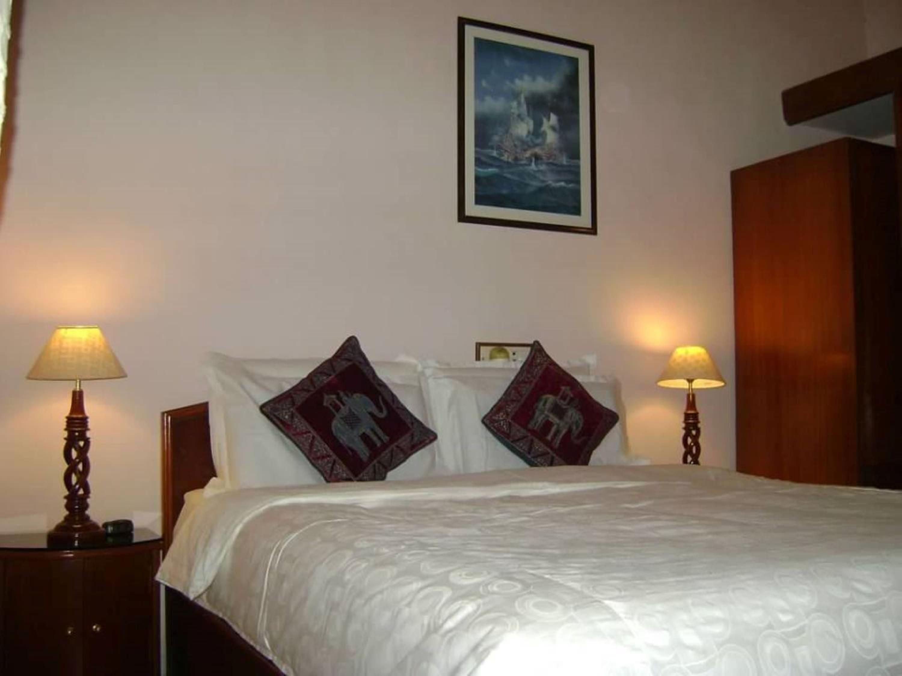 Saudades Beach Bungalow - Spacious, Perfect Location