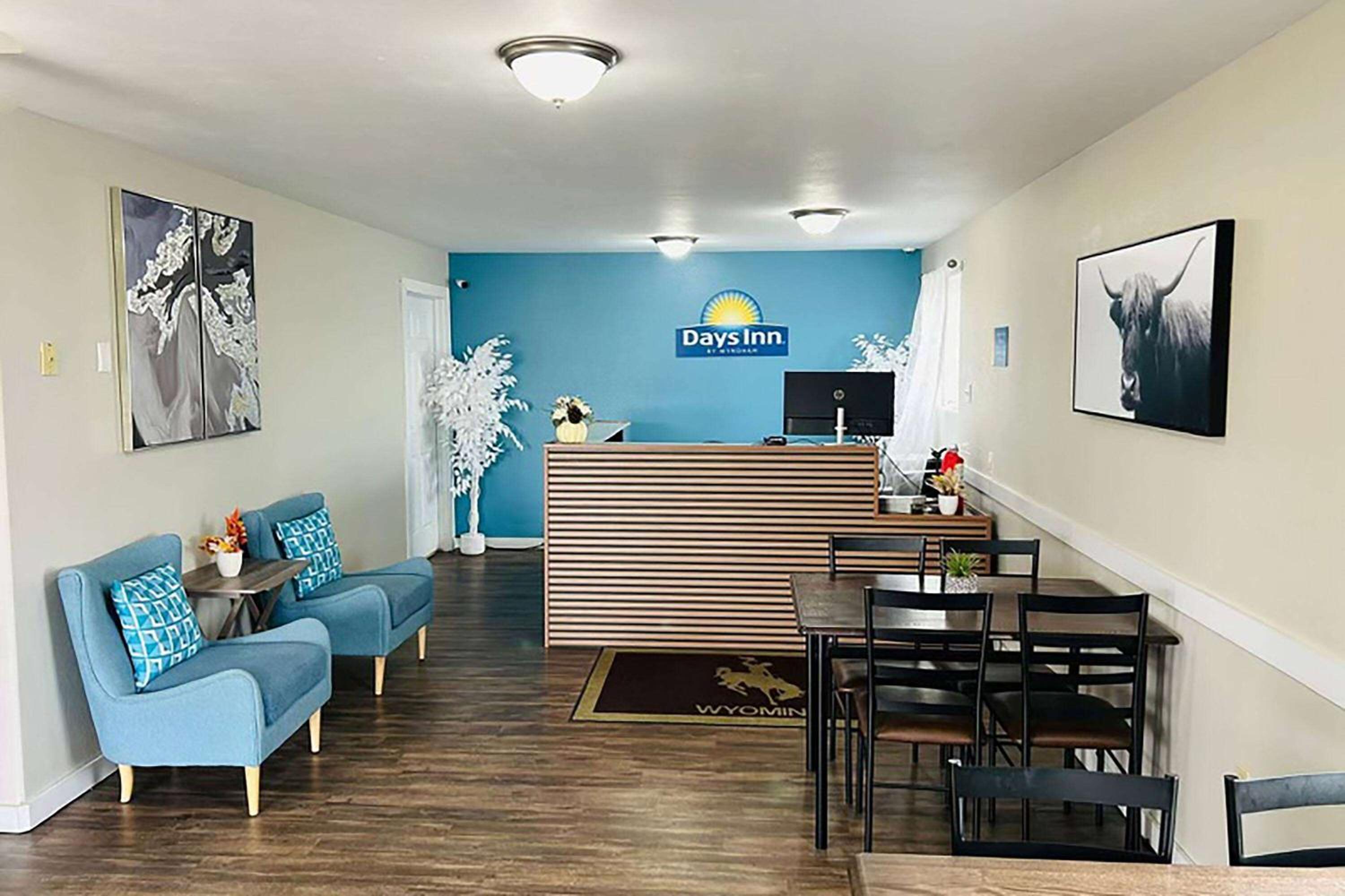 Days Inn by Wyndham Wheatland view 3
