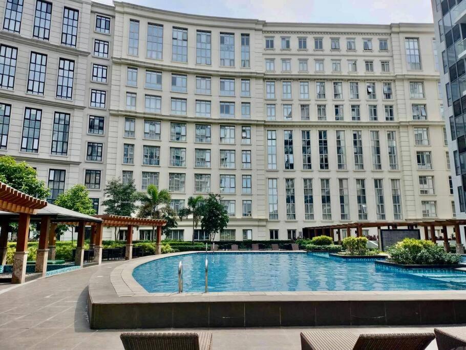 Budget Stay in 81 Newport Near Naia Terminal C5-2i view 5