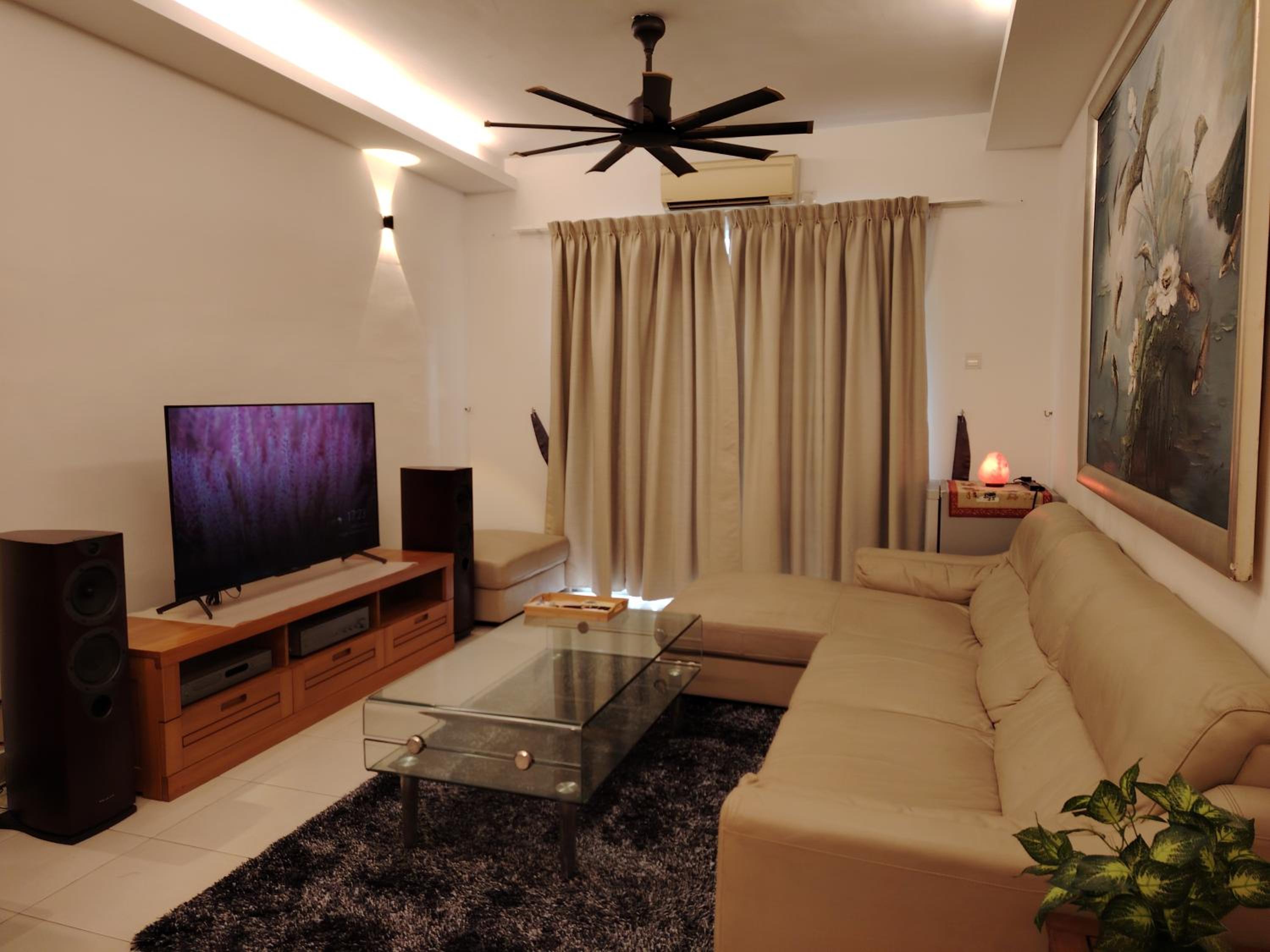 MGM-Tebrau City Walk within 5 min to AEON Mall, Ikea & Toppen