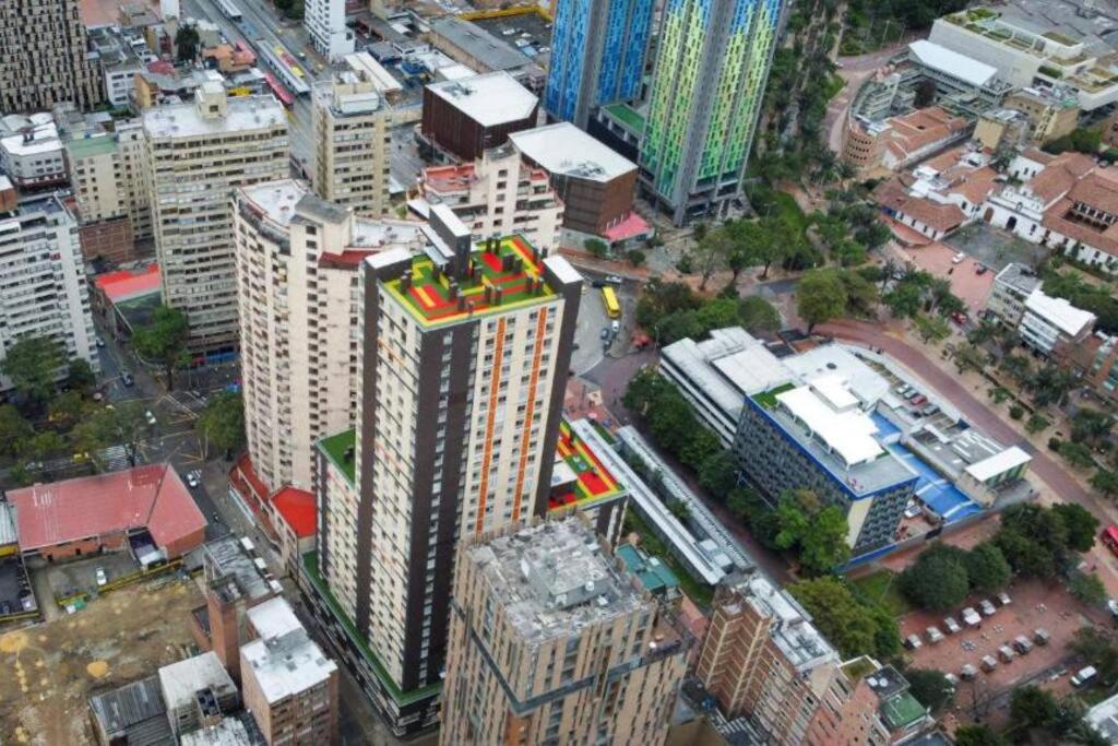 Hermoso y acogedor apto piso 32 para estrenar