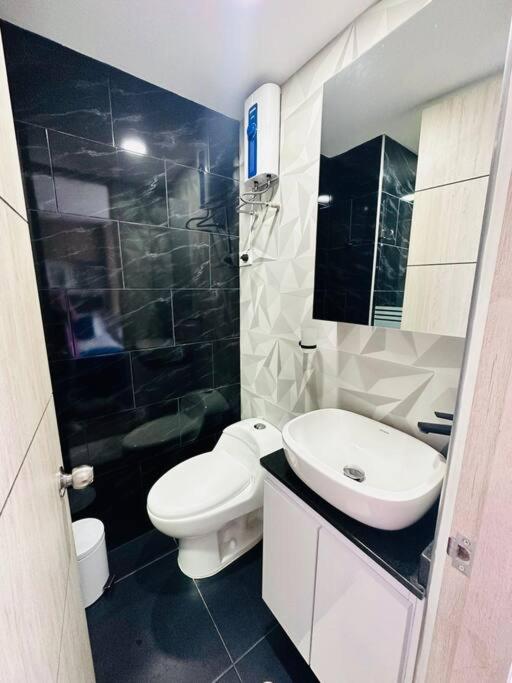 Hermoso y acogedor apto piso 32 para estrenar