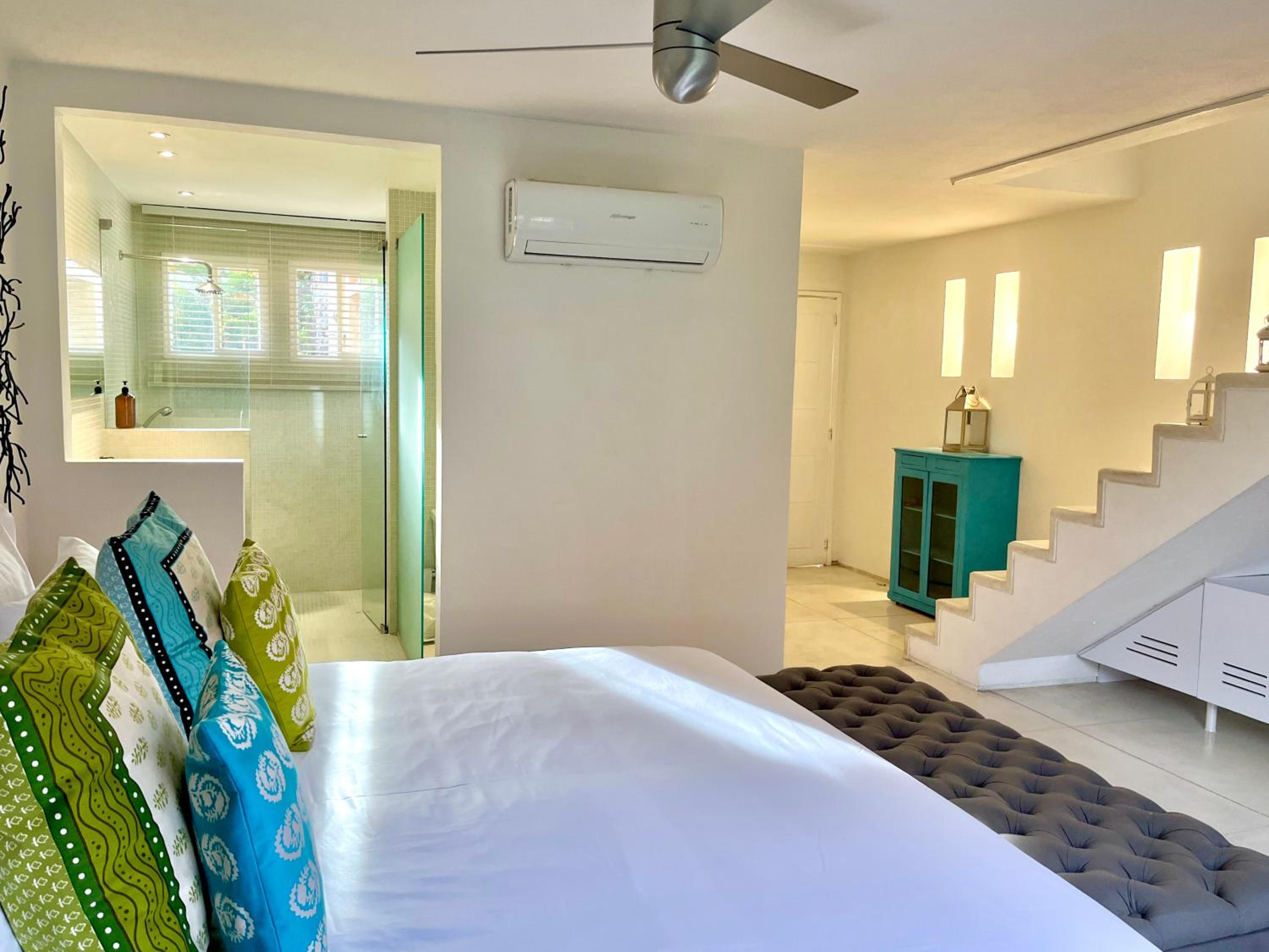 by Calamari Homes - Parque Centenario casa 206 walled city