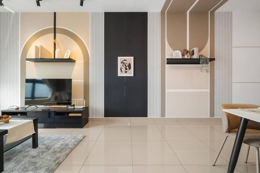 4BR Modish Room MVertica Near MRT by RumaBnB