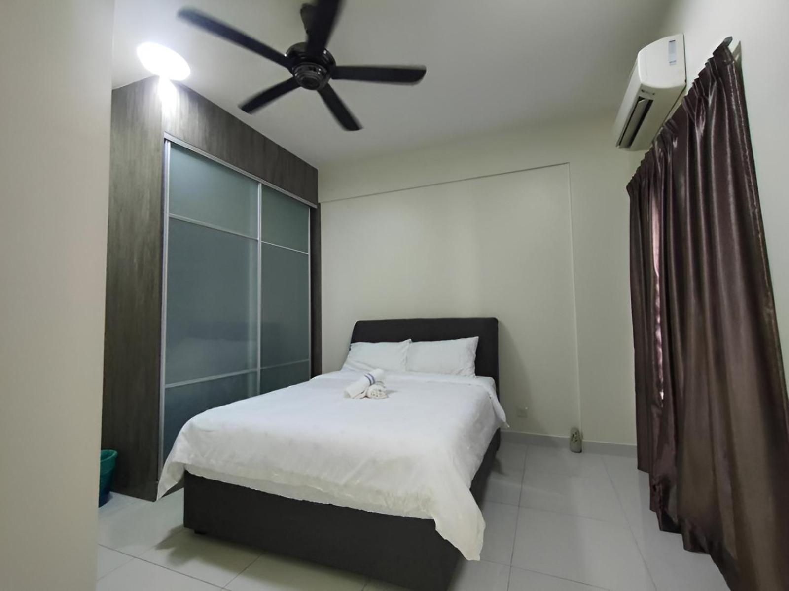 Setiawalk Puchong 5 Bedrooms 14PAX 5 Mins TO LRT photo 5