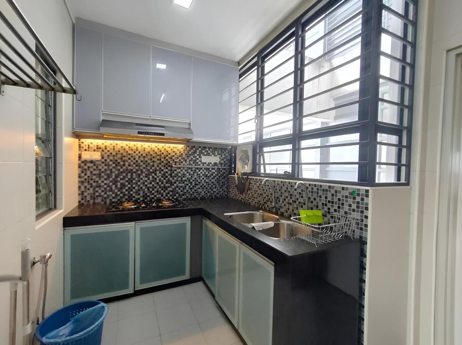 Setiawalk Puchong 5 Bedrooms 14PAX 5 Mins TO LRT photo 7