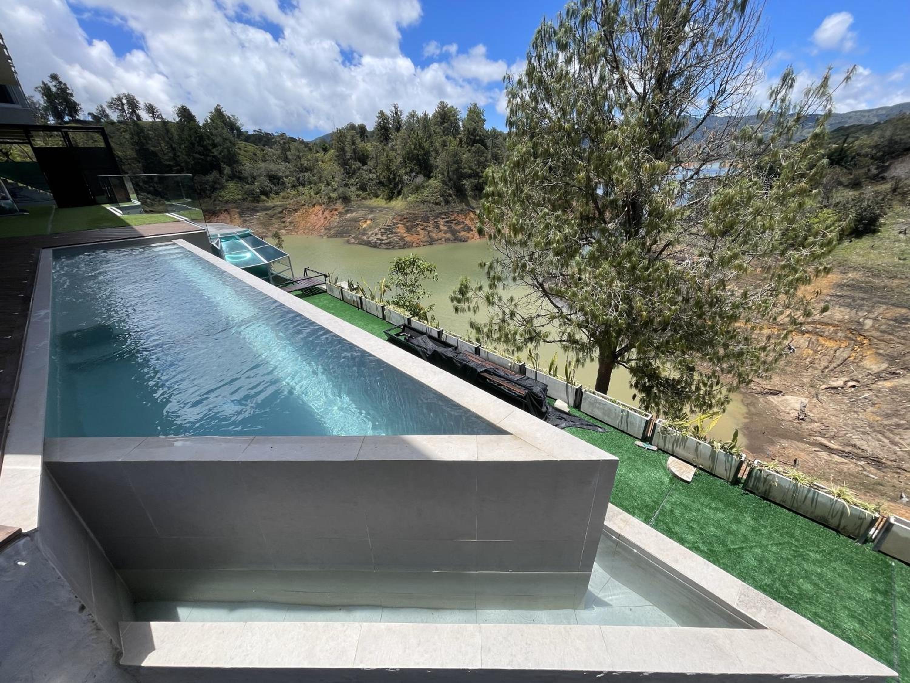 EleMYNT LifeStyle Hotel