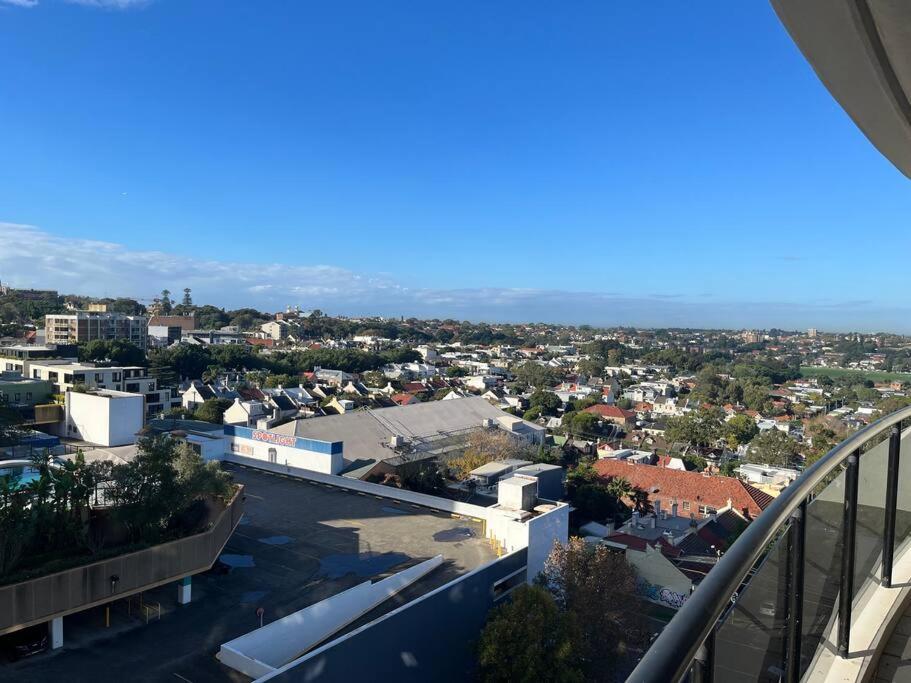 Super convenient modern 2 bedroom 2 bath parking