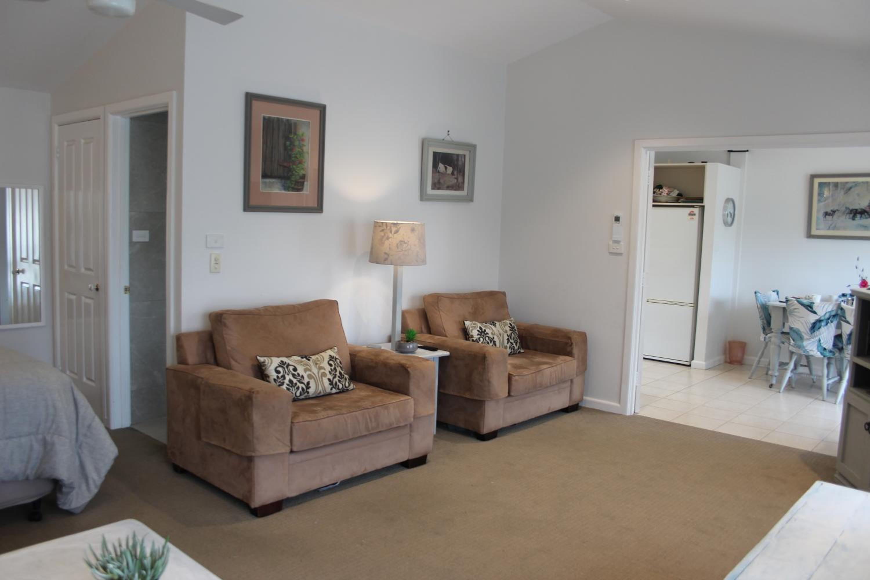 Courtsidecottage Bed and Breakfast