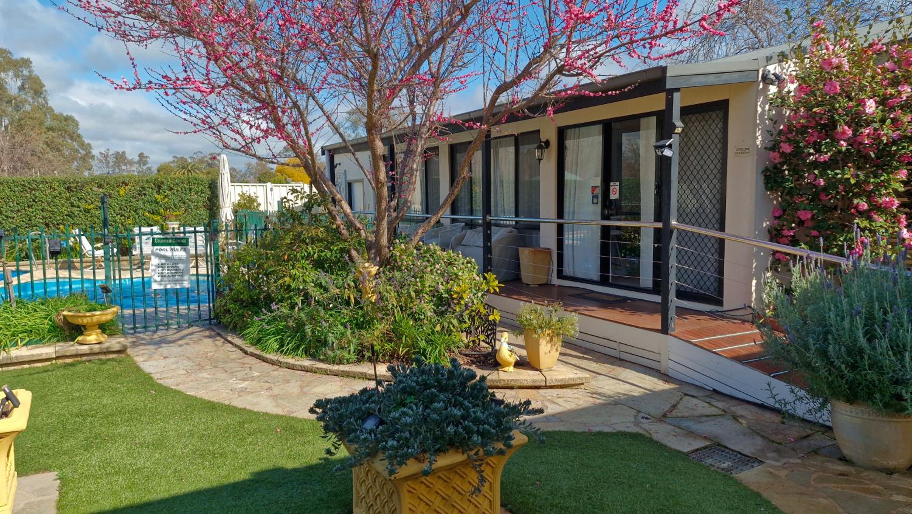 Courtsidecottage Bed and Breakfast
