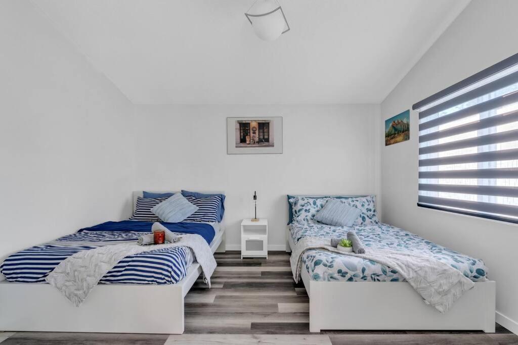 ModernOasis with AC&MovieRoom close to Downtown15' Banff 60'