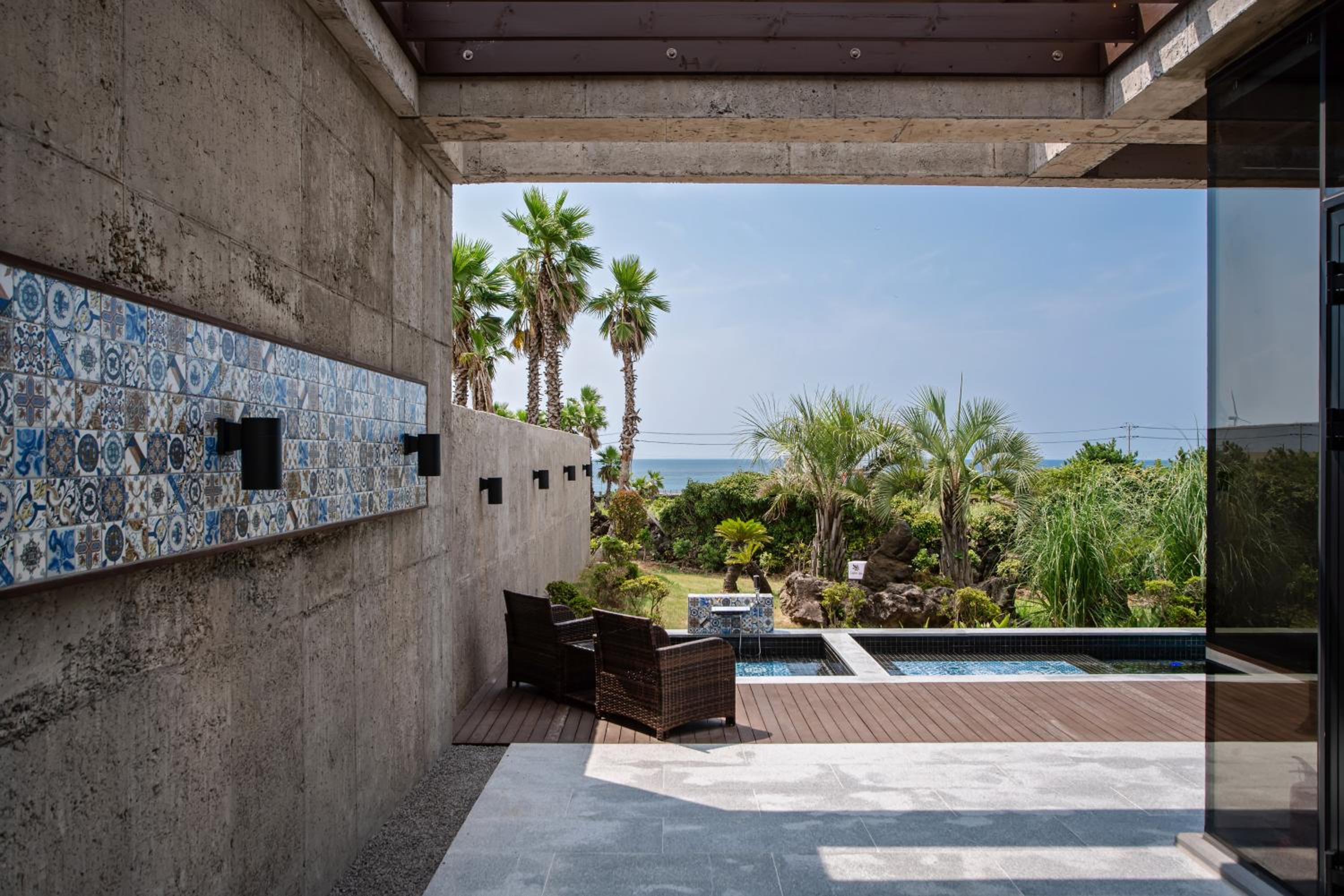 Ceylon Jeju Pool Villa view 3