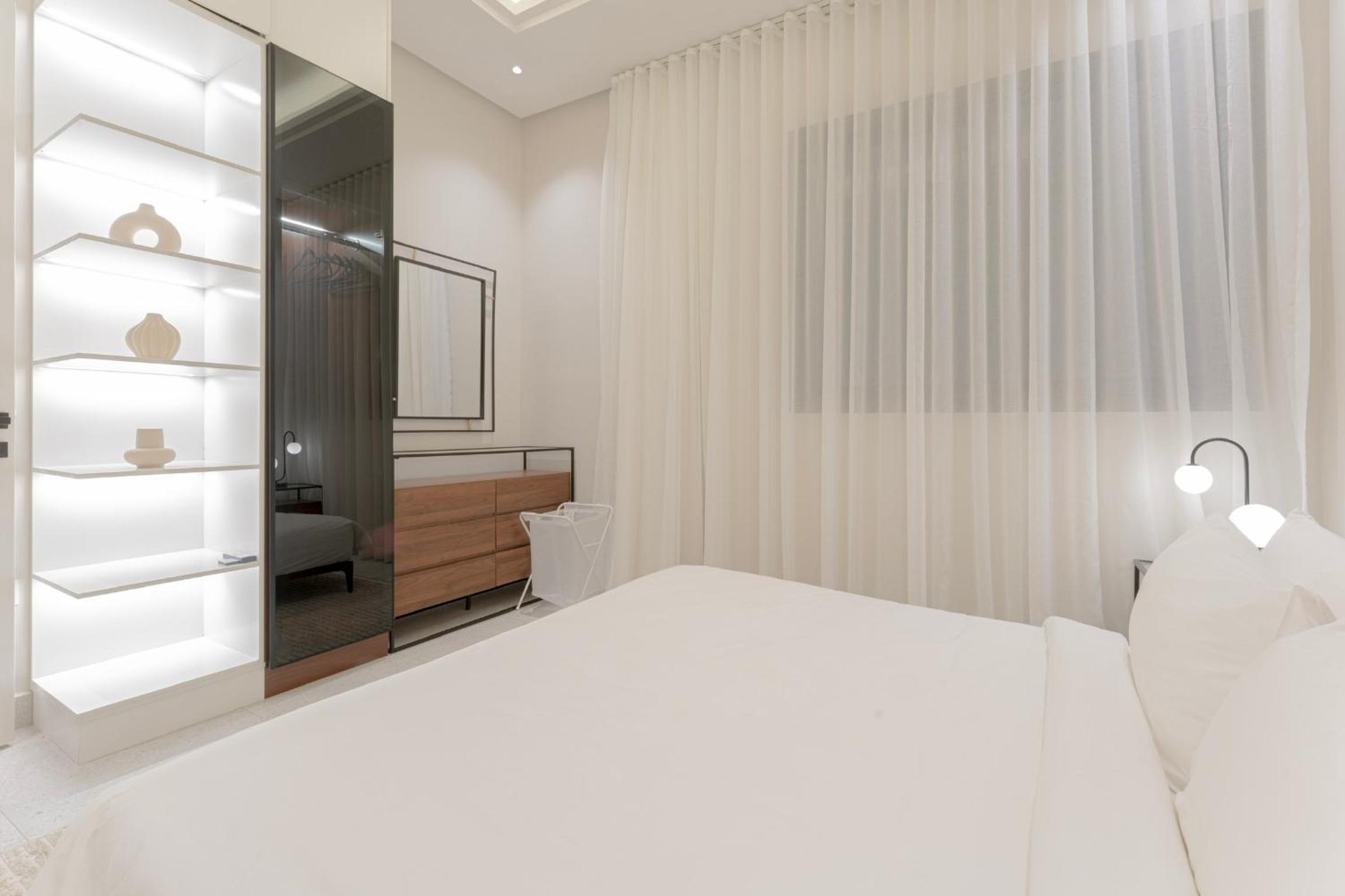 IDBOS - Luxury Apartment