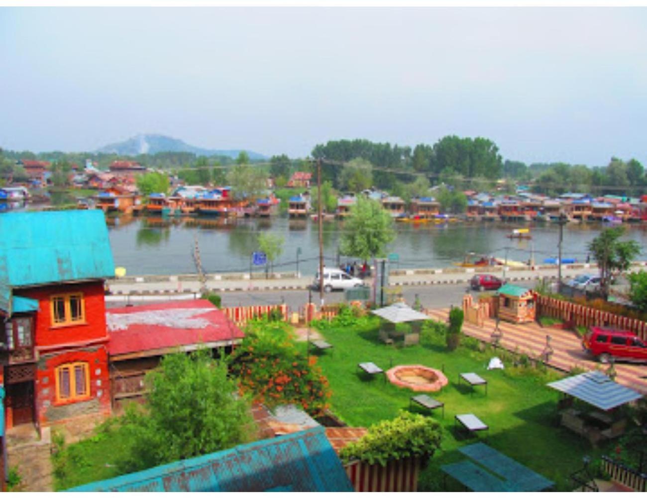 The Shah Abbas Palace Hotel, Srinagar view 4