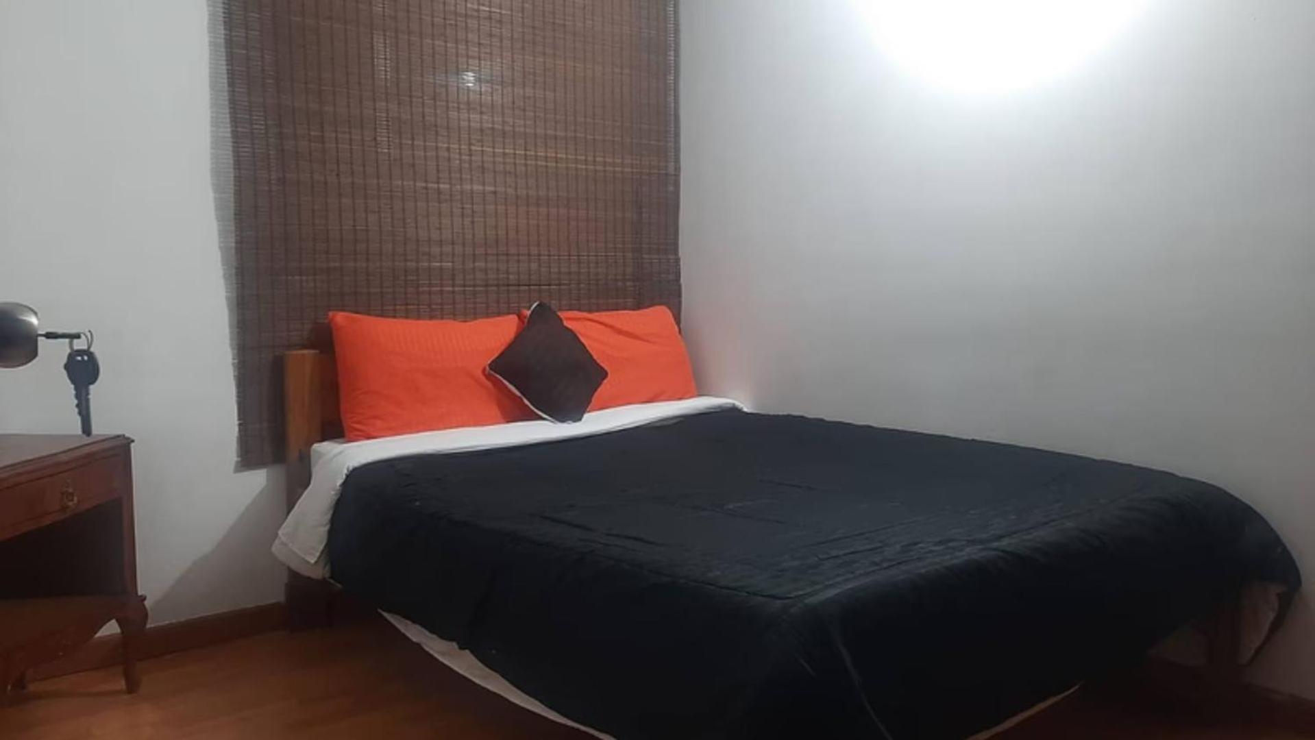 Room in Guest room - Cerca A La Embajada Familiar