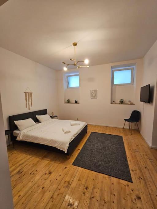 Heart of City Center 4br 2bath view 5